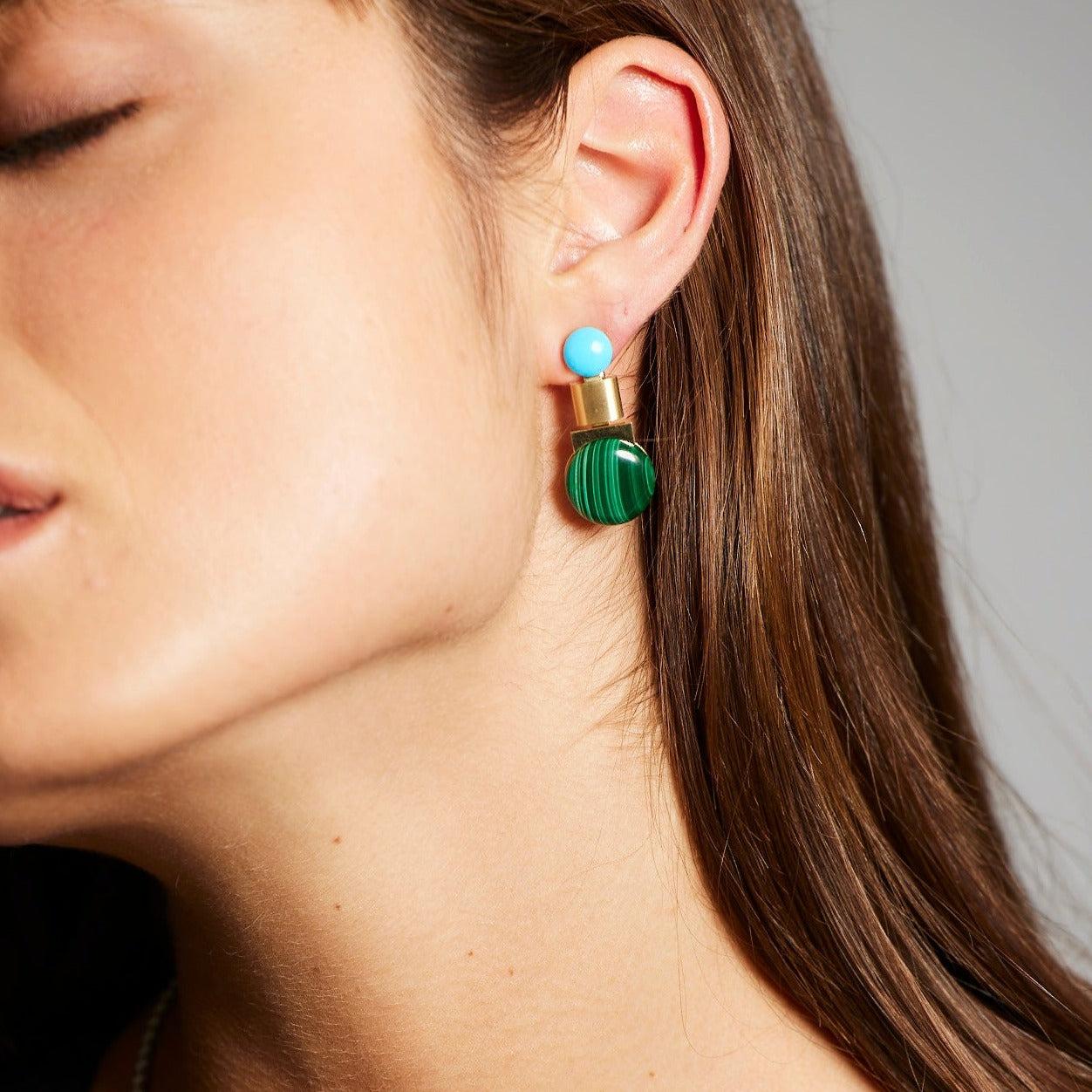 Taille grossière Boucles d'oreilles Dorado en malachite et turquoise sur or jaune 18 carats en vente