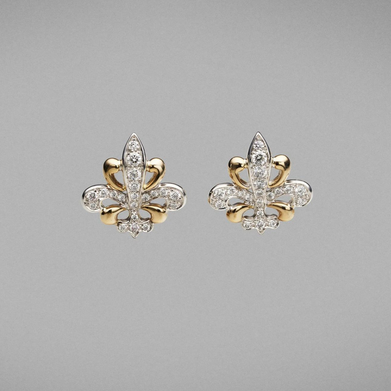 Women's or Men's BUNDA Fleur de Lys 0.45ct Diamonds ear studs in 18k white and yellow gold. For Sale