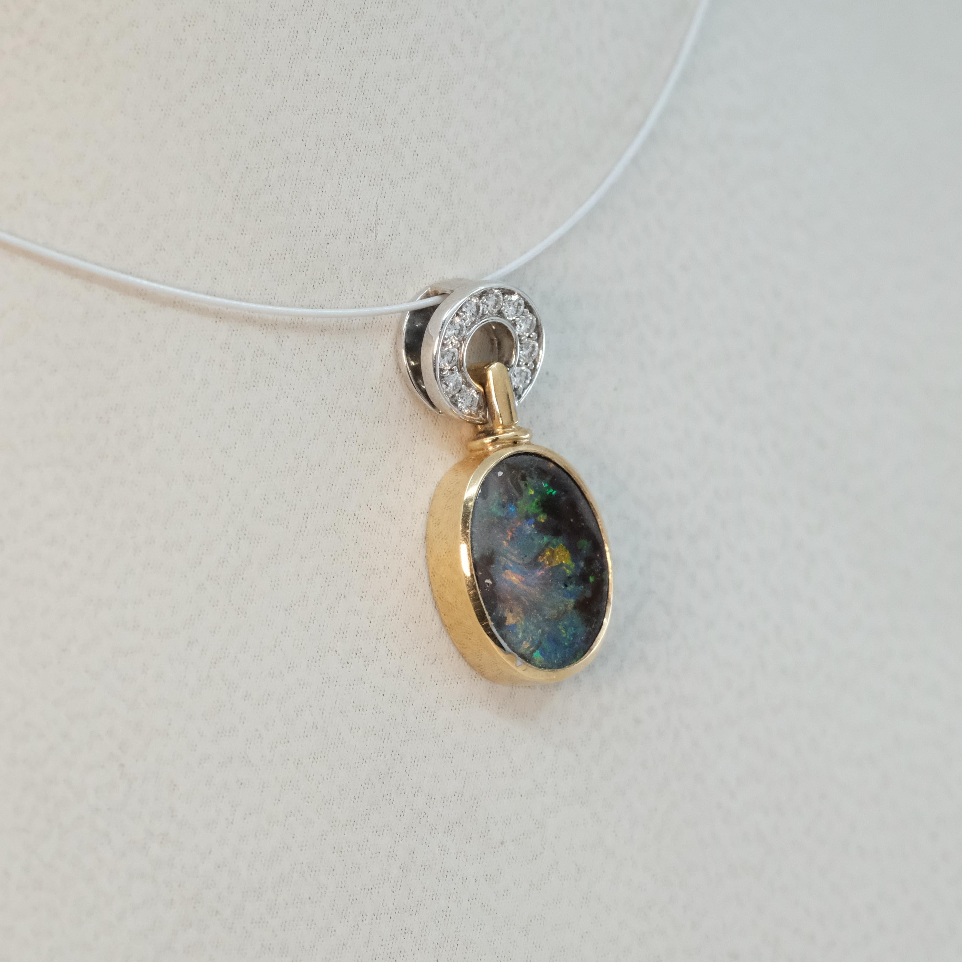 Cabochon BUNDA 'Hollywood' Opal Pendant, 2.41ct Opal, 0.09ct Diamonds, 18k gold For Sale