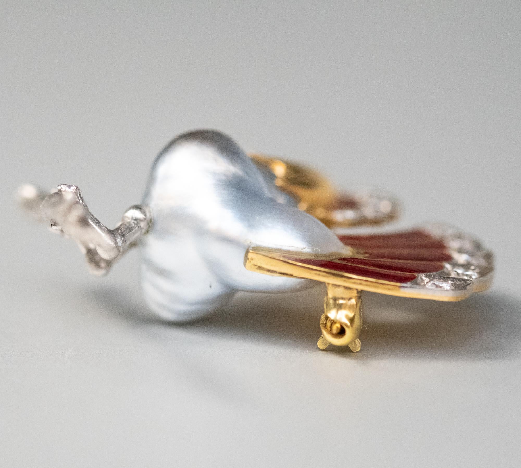 BUNDA Keshi Tahitiana Pearl Brooch with diamonds and enamel on gold and platinum For Sale 7
