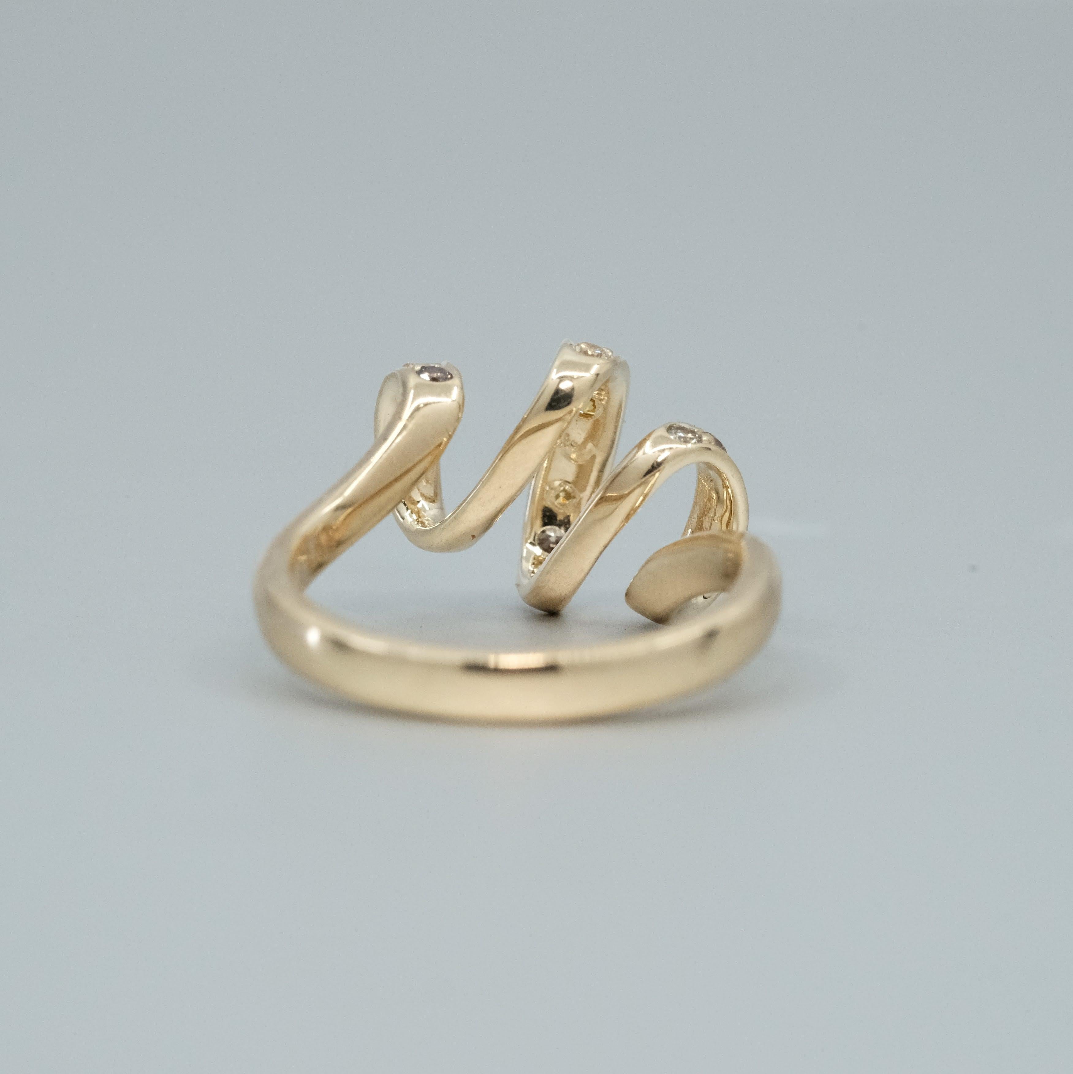 Women's or Men's BUNDA 'Lyra' 0.60ct Yellow Diamonds Ring in 18k yellow gold For Sale