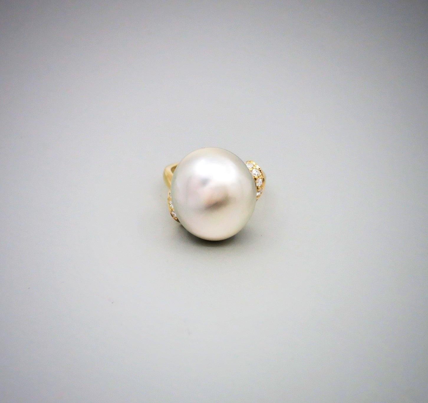 Anillo BUNDA Lyra Perla de Tahití de 13,7 mm con diamantes de 0,36 ct en oro amarillo de 18k en Nuevo estado para la venta en SYDNEY, AU