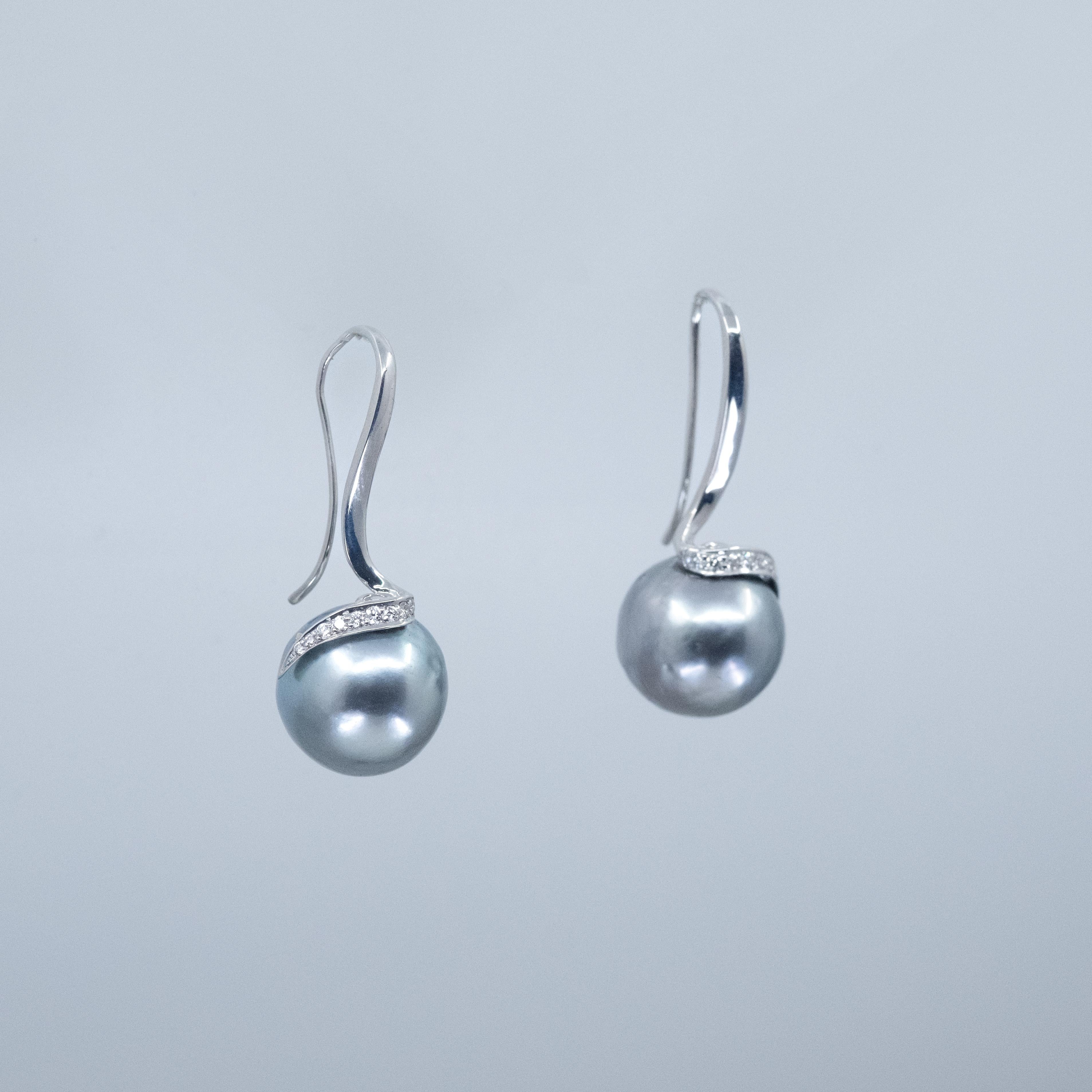 Bunda 'Lyra' Tahiti-Zuchtperlen-Ohrringe (Zeitgenössisch) im Angebot