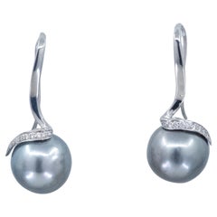 Bunda 'Lyra' Tahitian Cultured Pearl Earrings