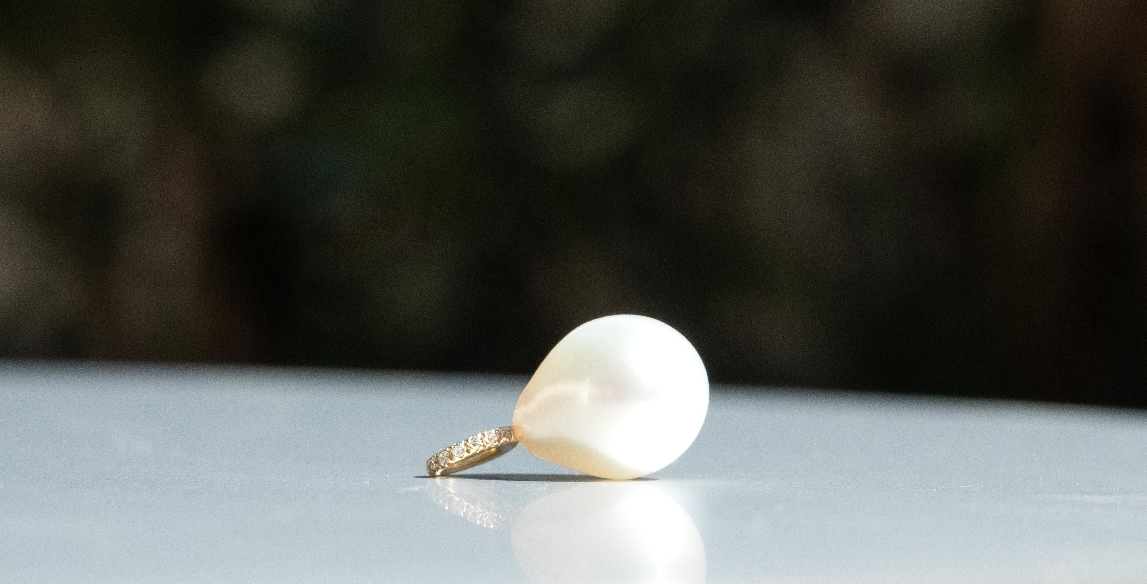 Contemporaneo BUNDA Mignon Ciondolo con perle del mare del sud e diamanti in vendita