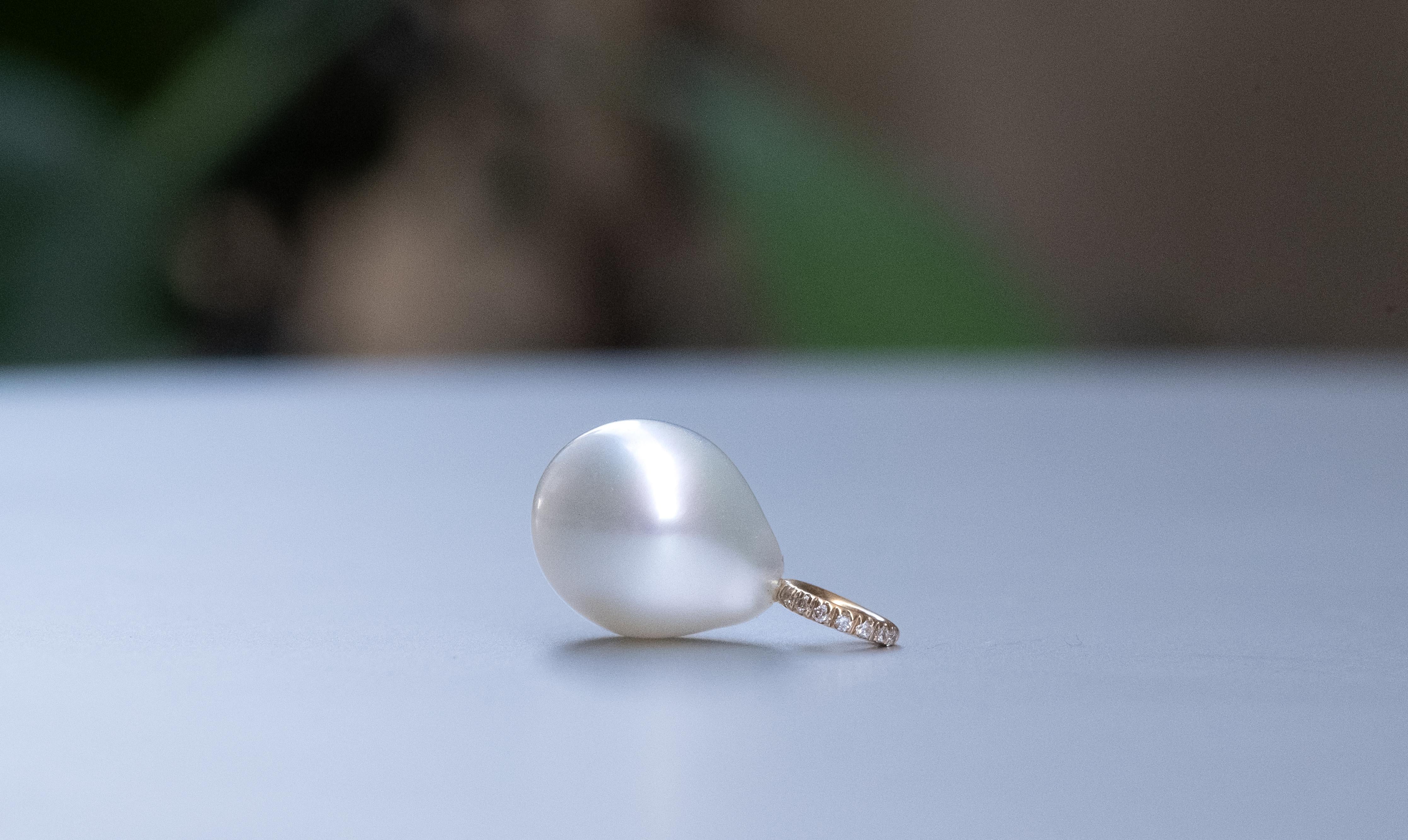 Taglio rotondo BUNDA Mignon Ciondolo con perle del mare del sud e diamanti in vendita