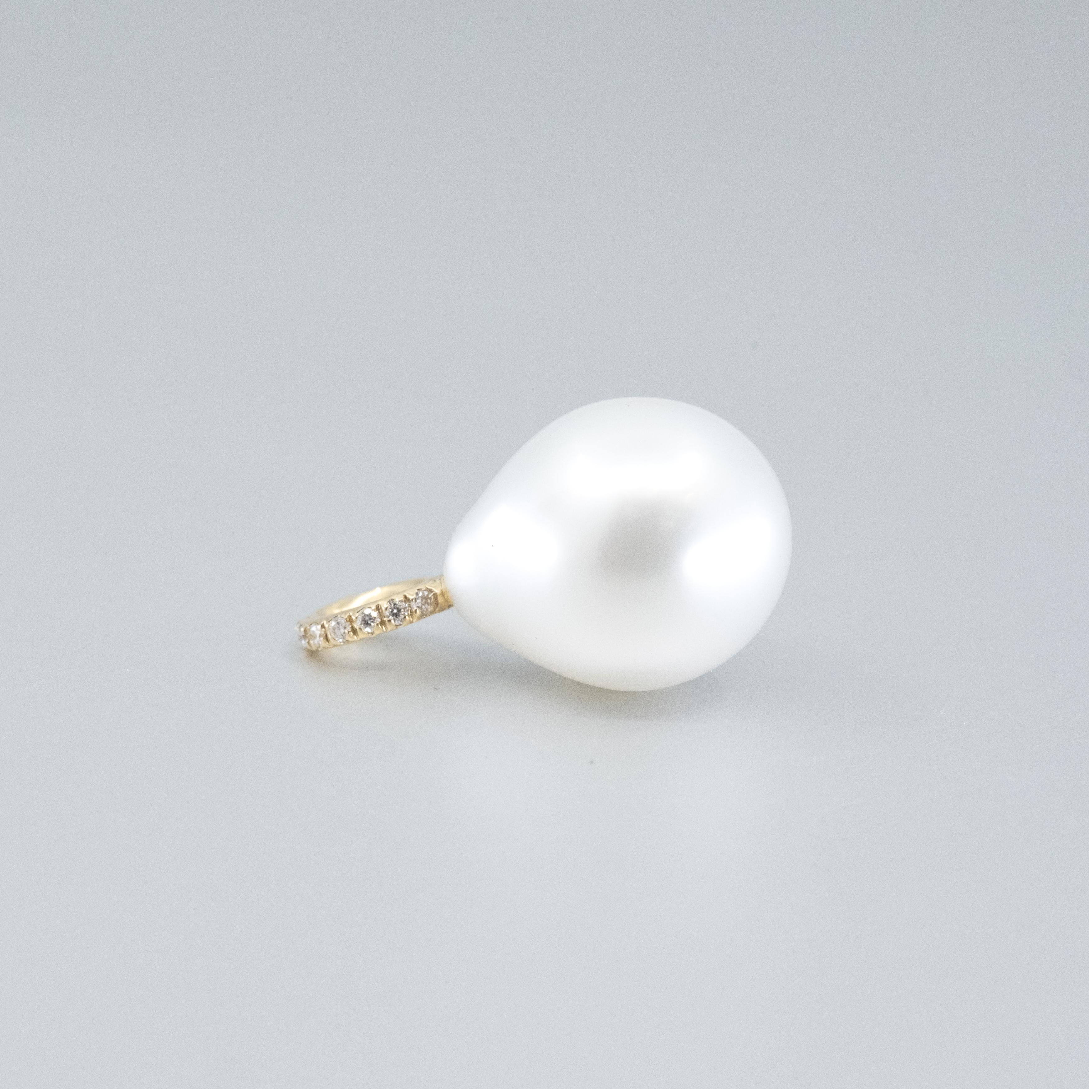 BUNDA Mignon Ciondolo con perle del mare del sud e diamanti in vendita 1