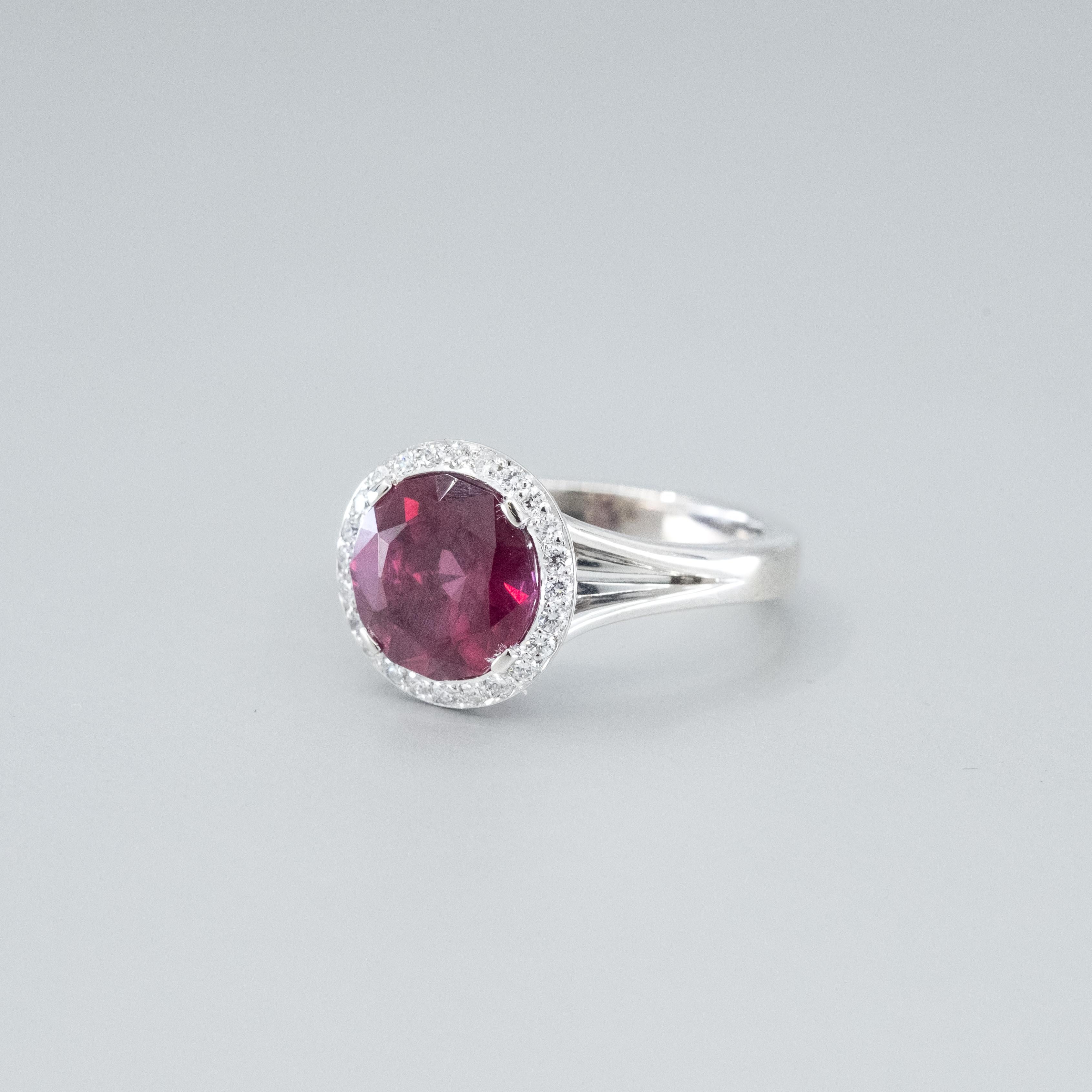 Round Cut BUNDA Rhodolite Garnet Ring with Diamonds on platinum For Sale