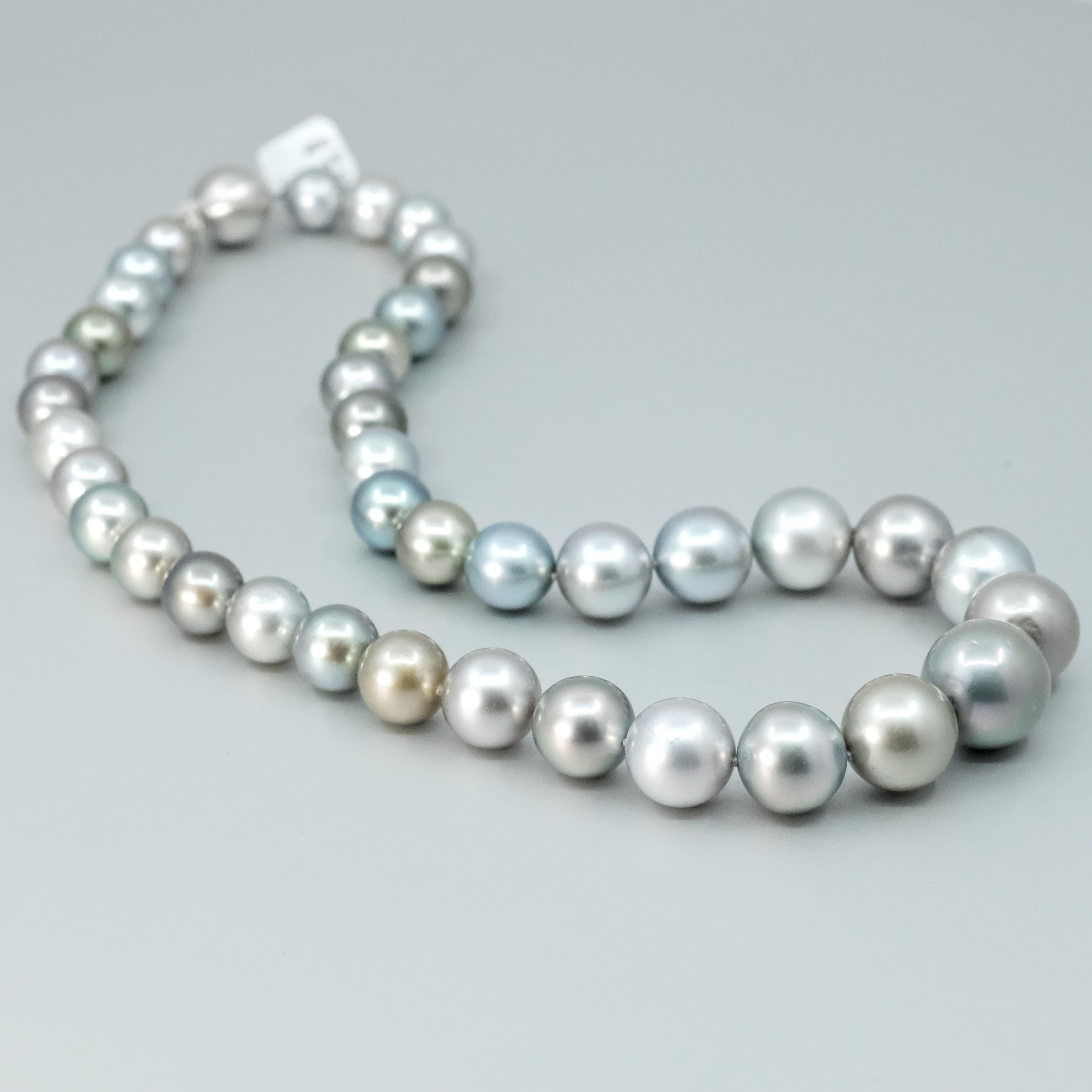 Collana con fili di perle tahitiane in argento BUNDA in vendita 1