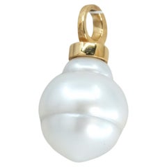 BUNDA South Sea Pearl Pendant on 18k yellow gold