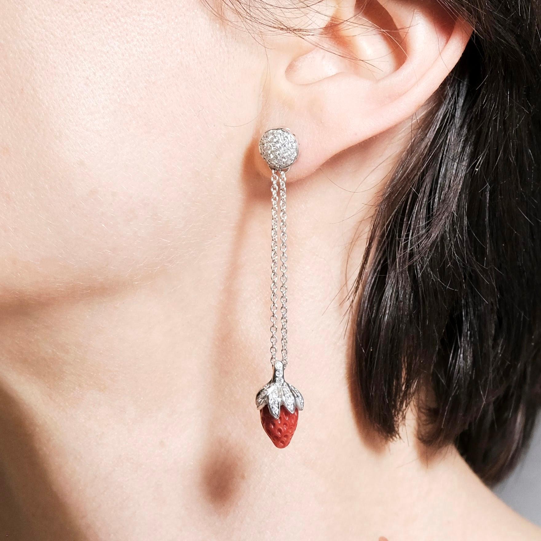 Round Cut BUNDA Strawberry 7.61ct Corals and 1.09ct Diamonds Drop Earrings 18k gold For Sale