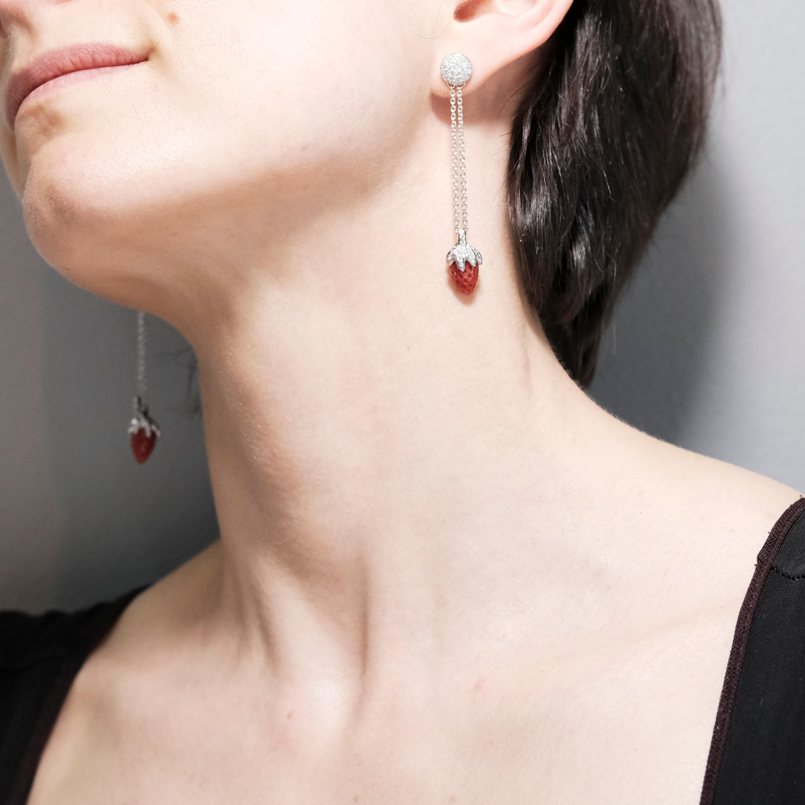 BUNDA Strawberry 7.61ct Corals and 1.09ct Diamonds Drop Earrings 18k gold In New Condition For Sale In SYDNEY, AU