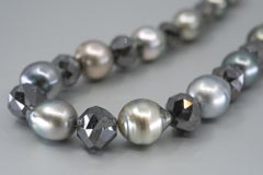 Collar de perlas tahitianas Bunda y diamantes negros