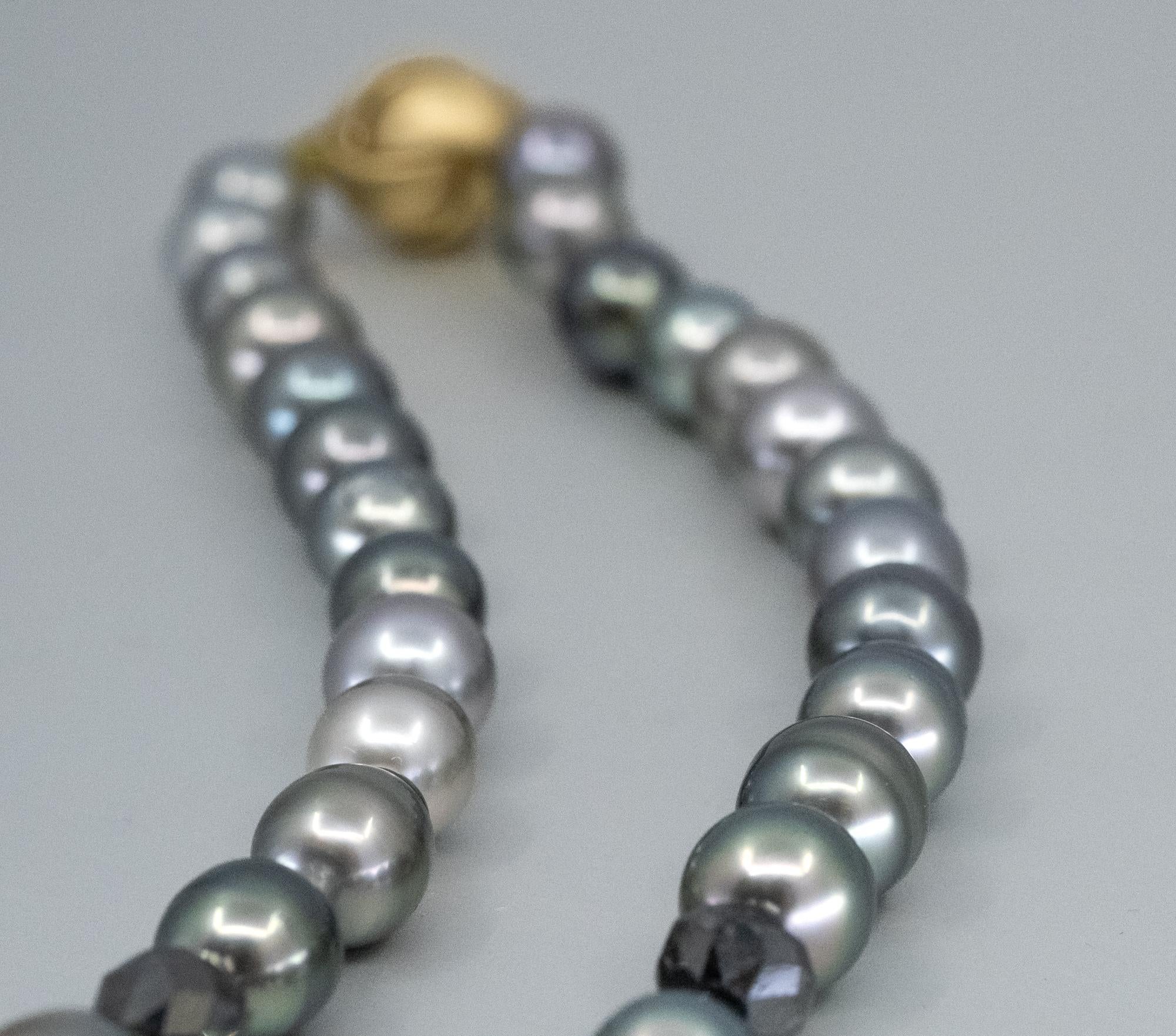 Bunda Tahitian Pearls and Black Diamond Strand In New Condition For Sale In SYDNEY, AU