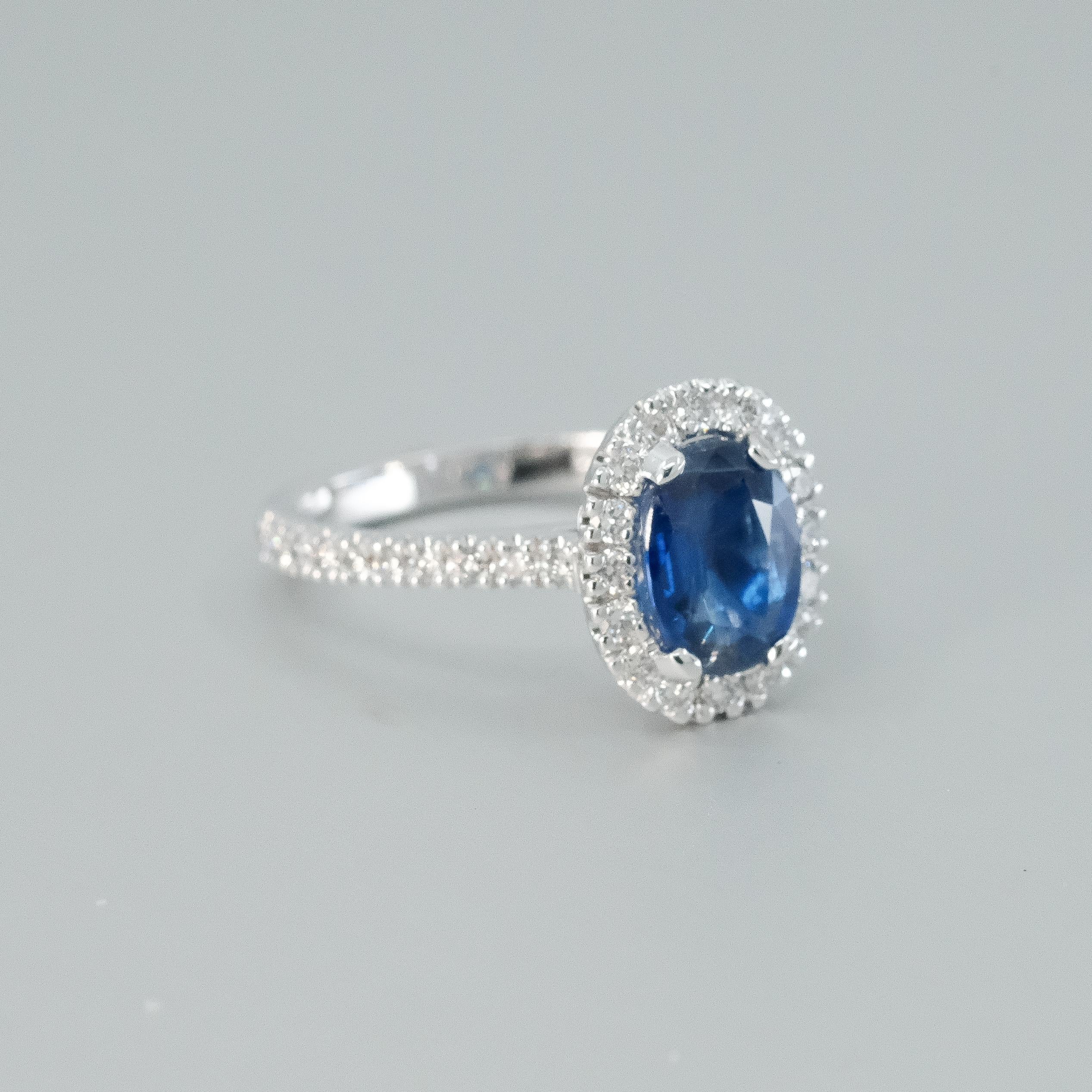 Cabochon BUNDA 'Valentin' 2.03ct Kyanite and 0.50ct Diamonds ring in 18k white gold