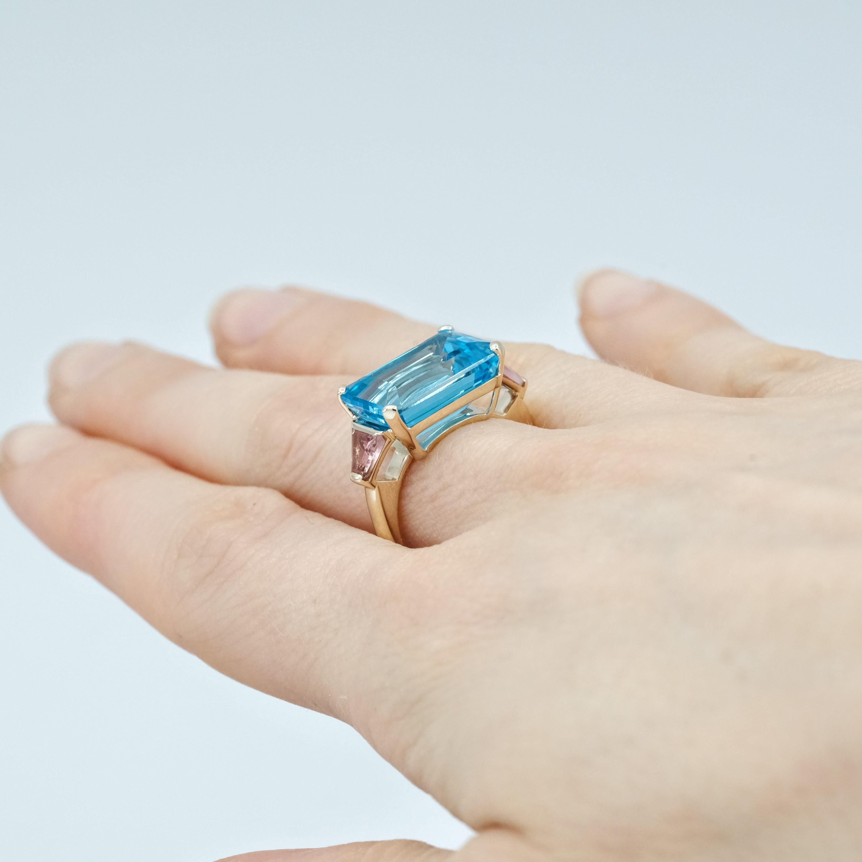 BUNDA 'Bundova' 10.55ct topaz and 0.78ct tourmalines ring in 18K yellow gold In New Condition For Sale In SYDNEY, AU