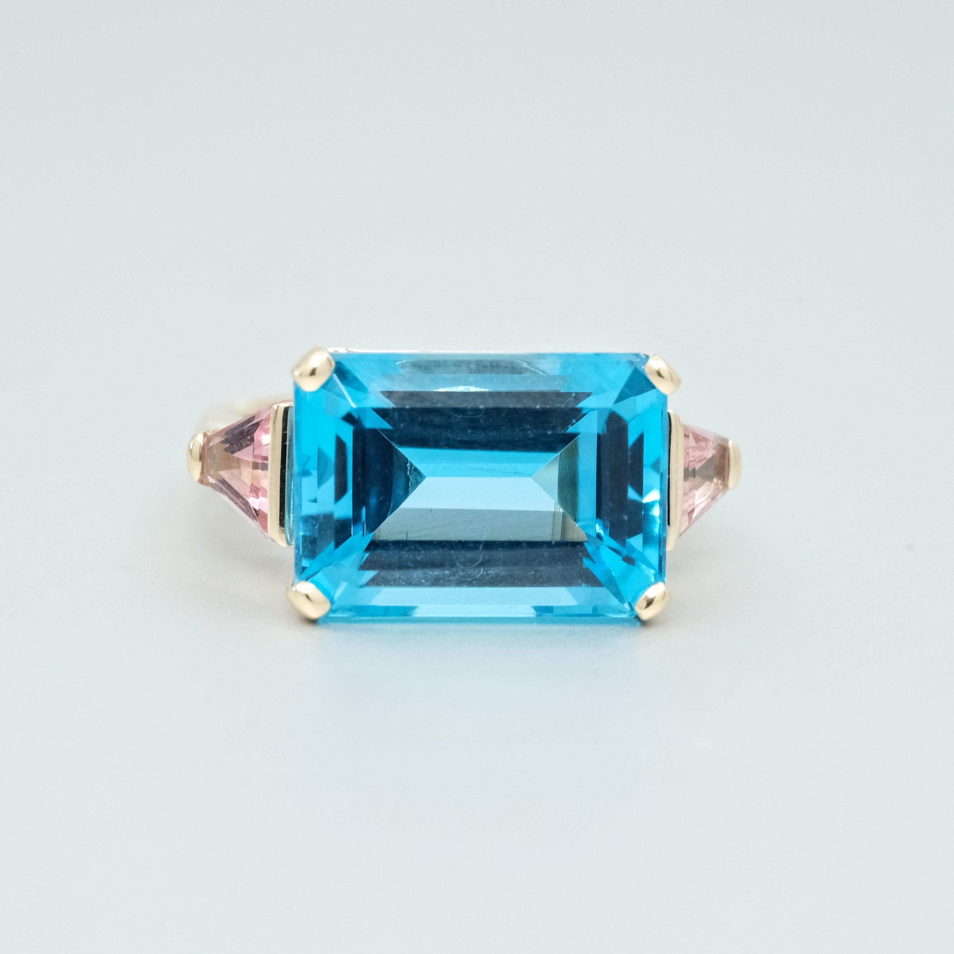 Women's or Men's BUNDA 'Bundova' 10.55ct topaz and 0.78ct tourmalines ring in 18K yellow gold For Sale