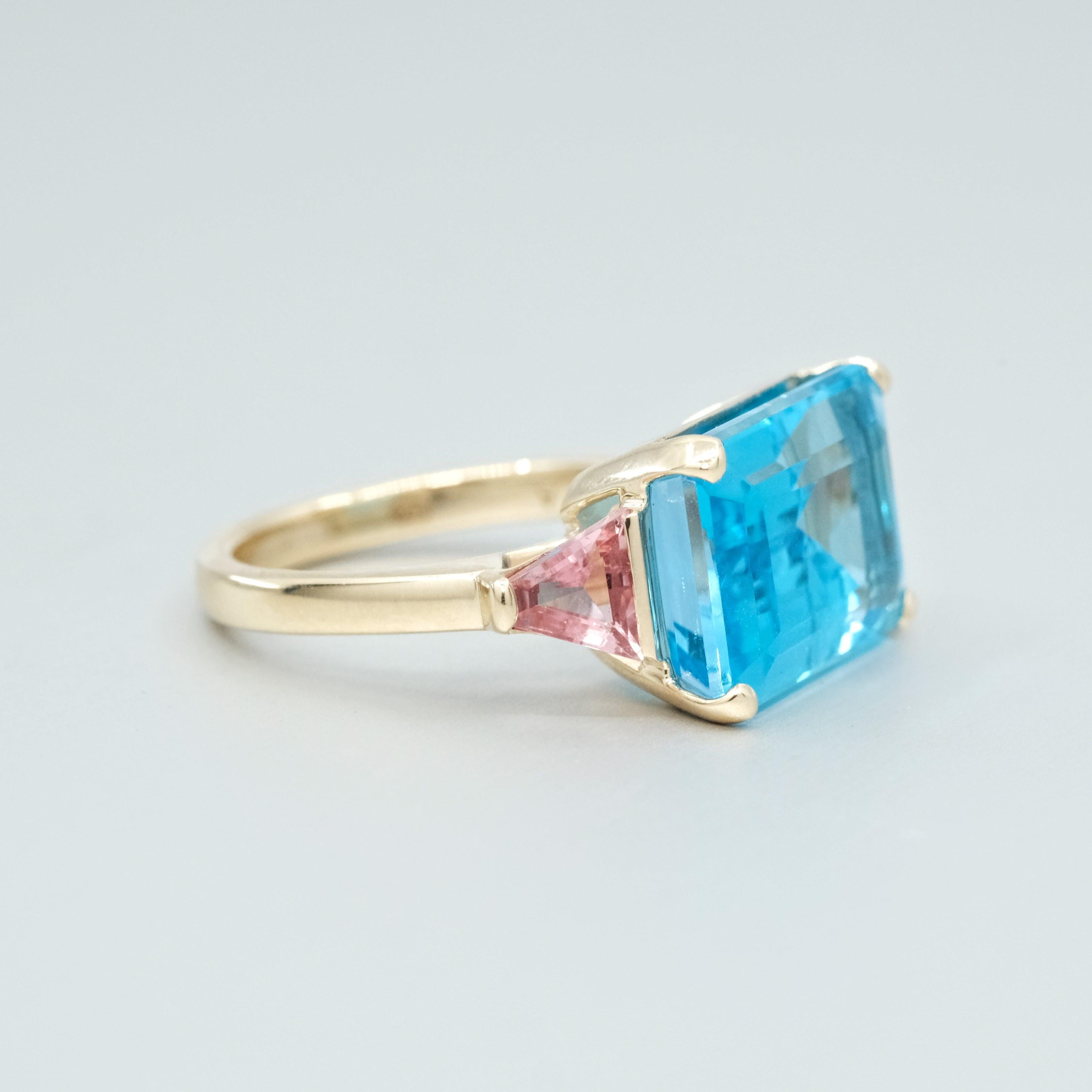 BUNDA 'Bundova' 10.55ct topaz and 0.78ct tourmalines ring in 18K yellow gold For Sale 1