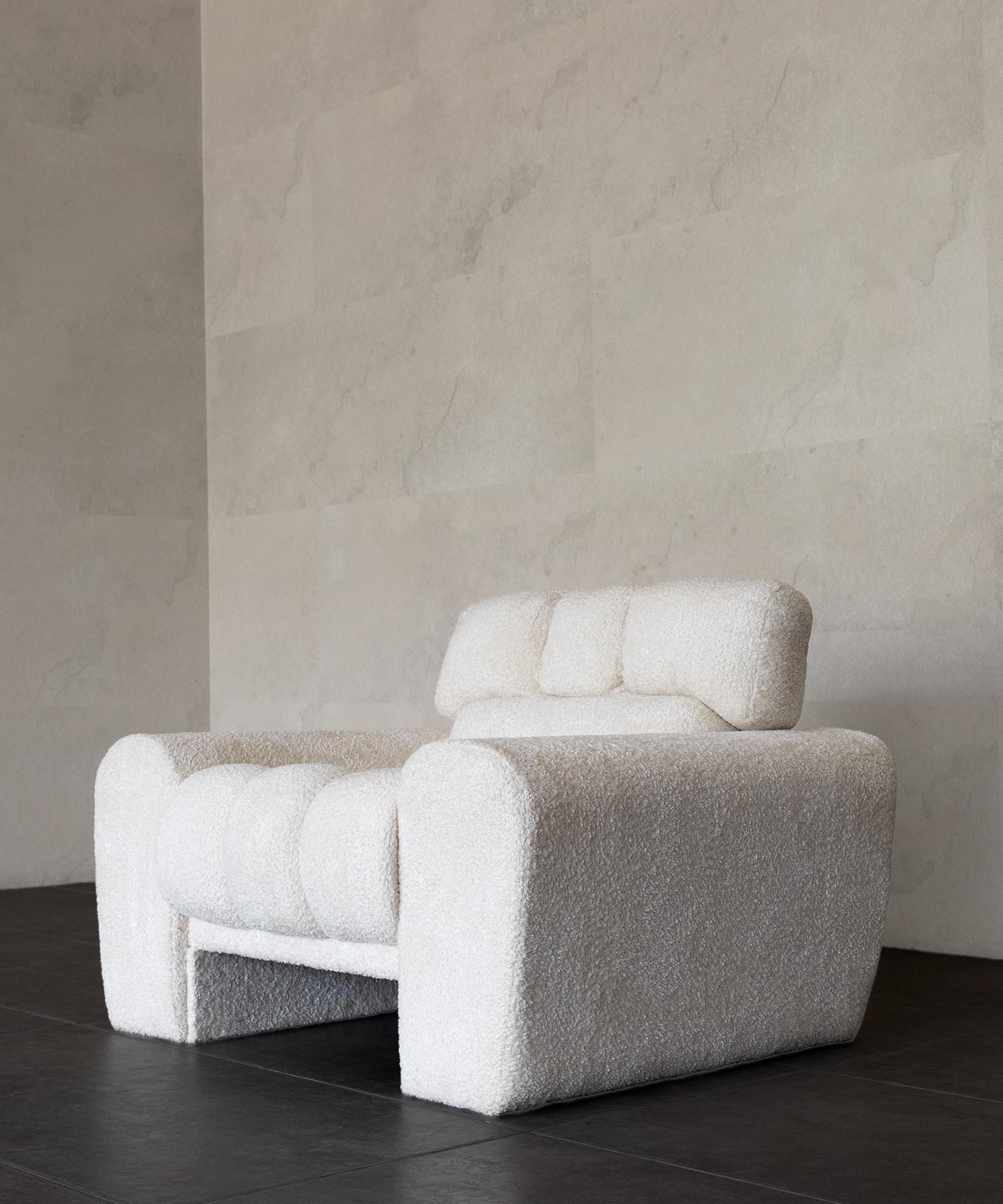 BUNDT CHAIR – Pergament Chenille von SHO MODERN (Indisch) im Angebot