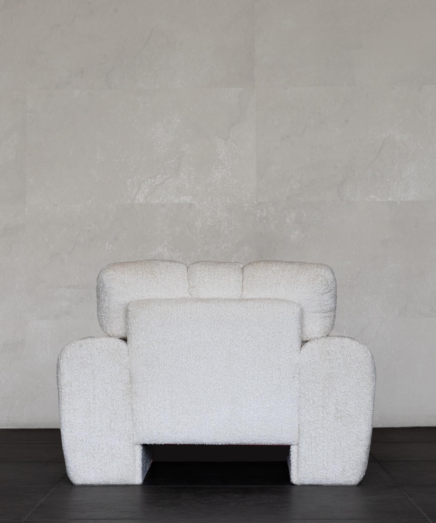 BUNDT CHAIR – Pergament Chenille von SHO MODERN im Angebot 1