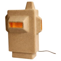 Lampada Bunker in ceramica di Kalou Dubus, gres sabbia, design scultoreo