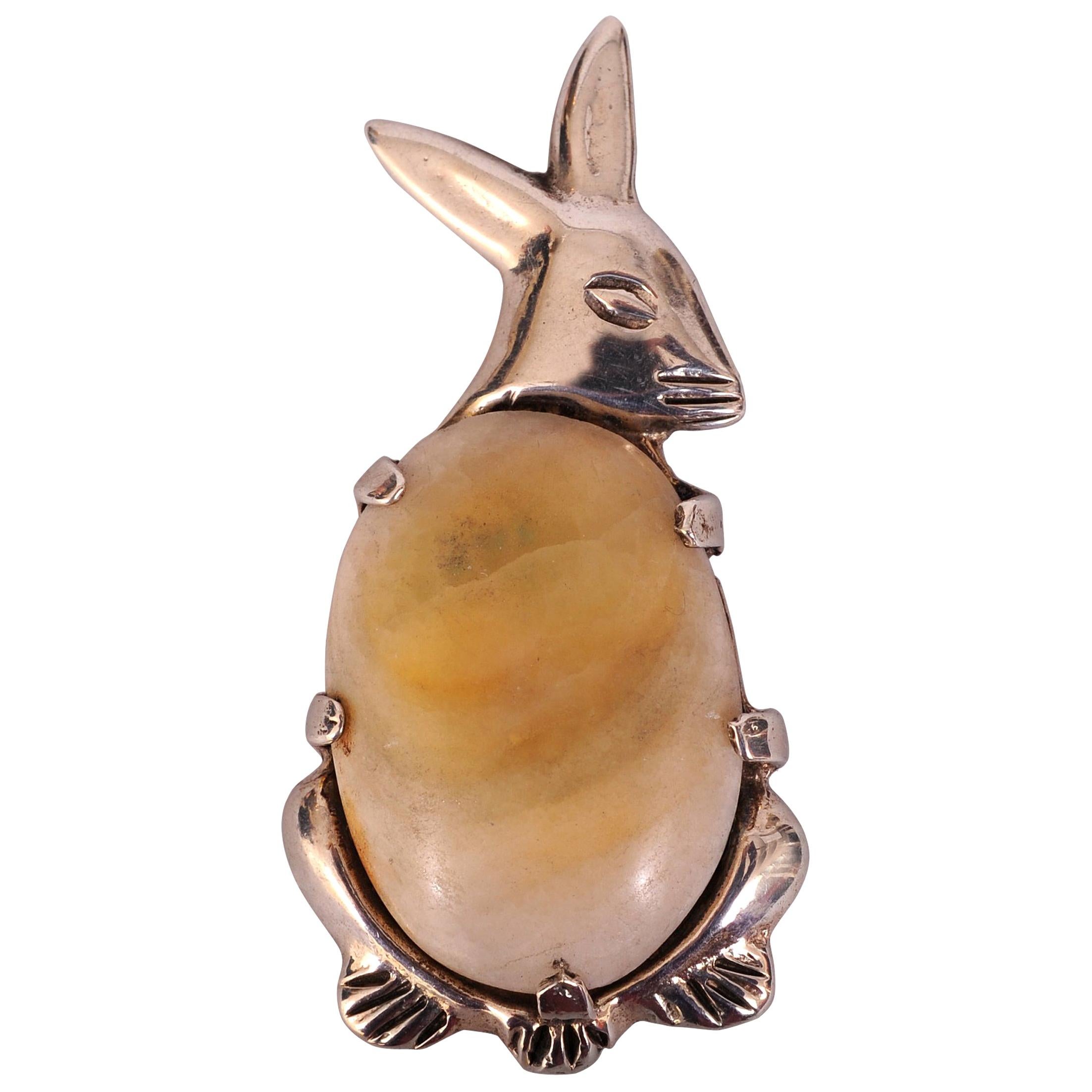 Peter Rabbit Pin in Sterling Silver and Agate For Sale