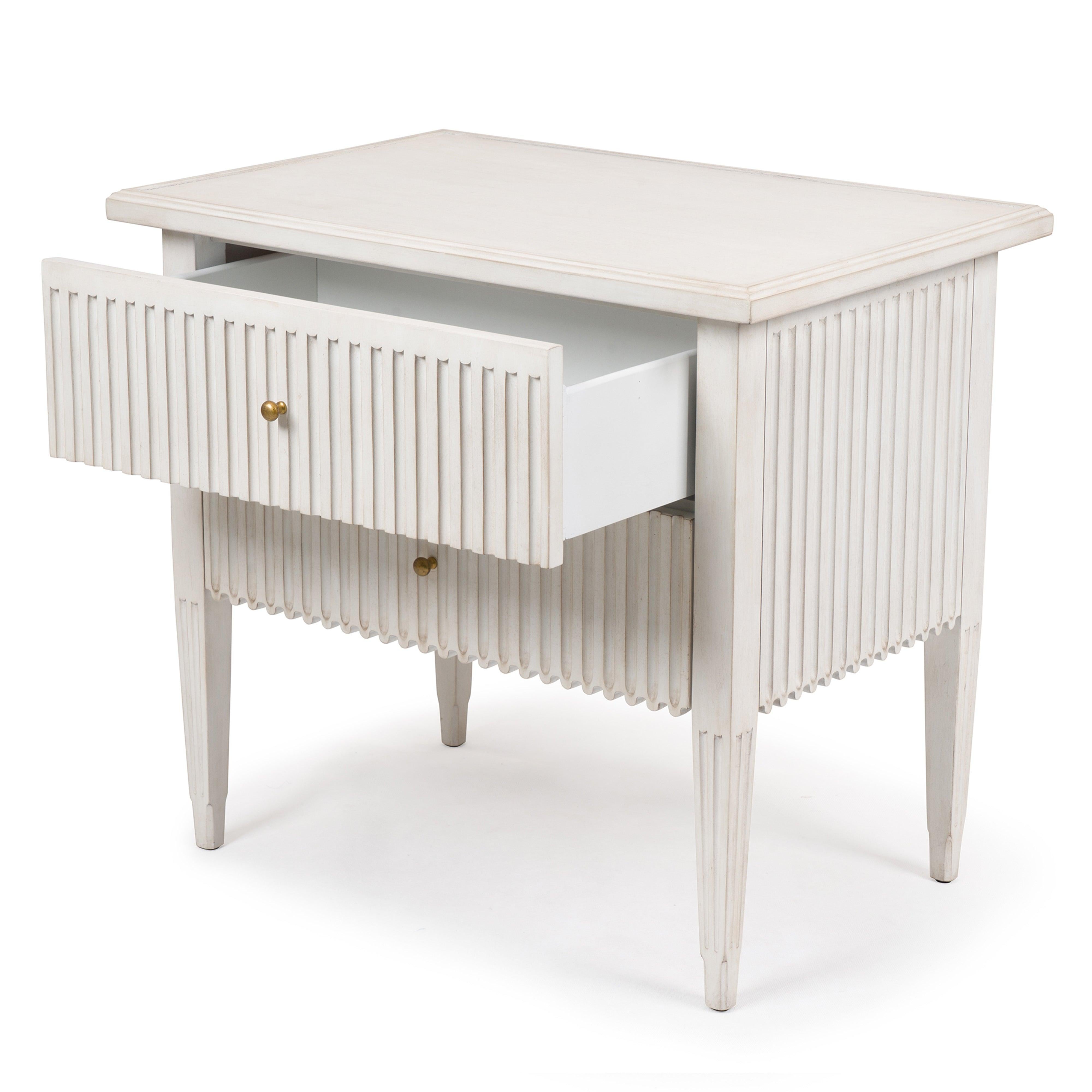 Bunny Williams Home Aldo Kommode im Zustand „Neu“ im Angebot in New York, NY