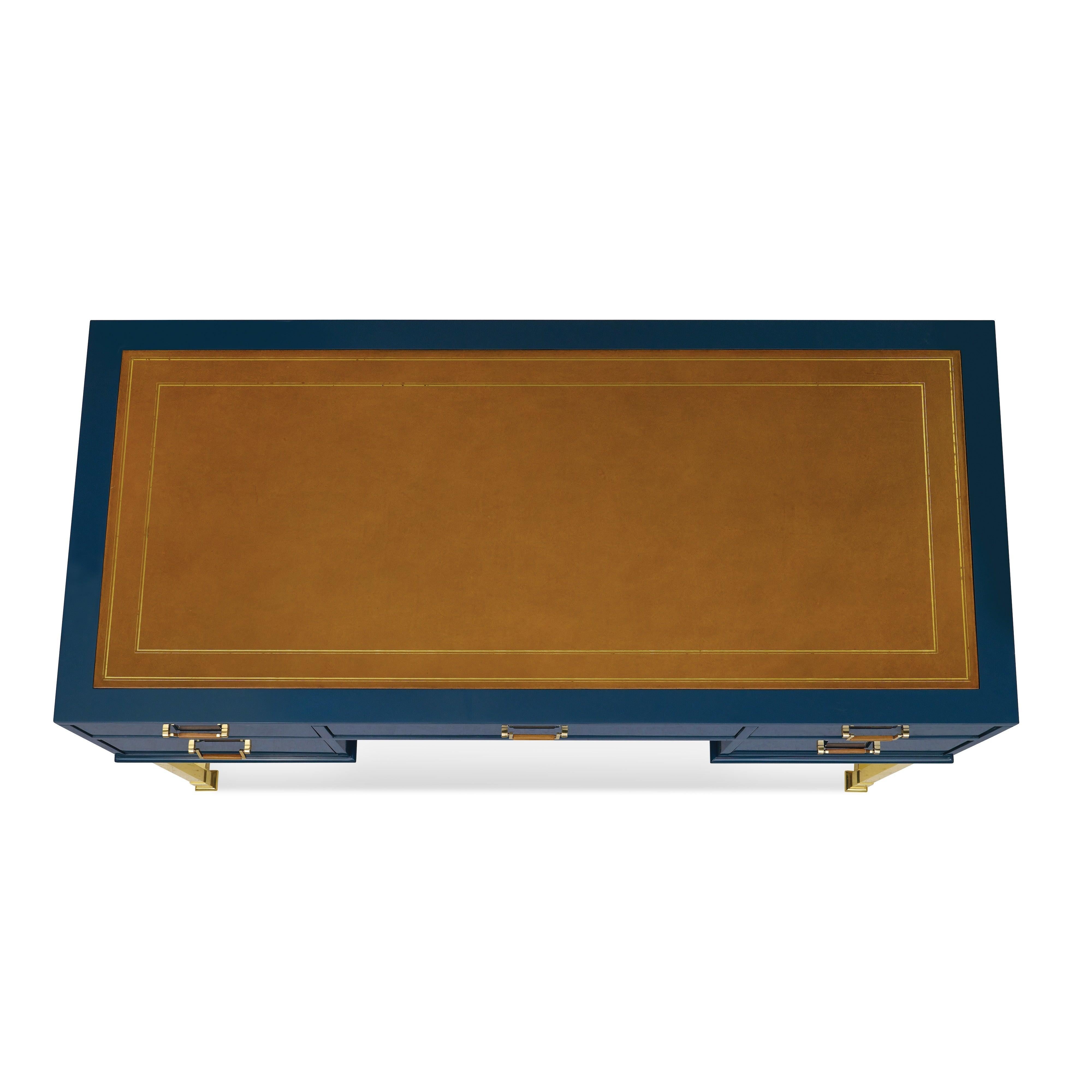 Legno Scrivania Alix di Bunny Williams Home (blu con pelle) in vendita
