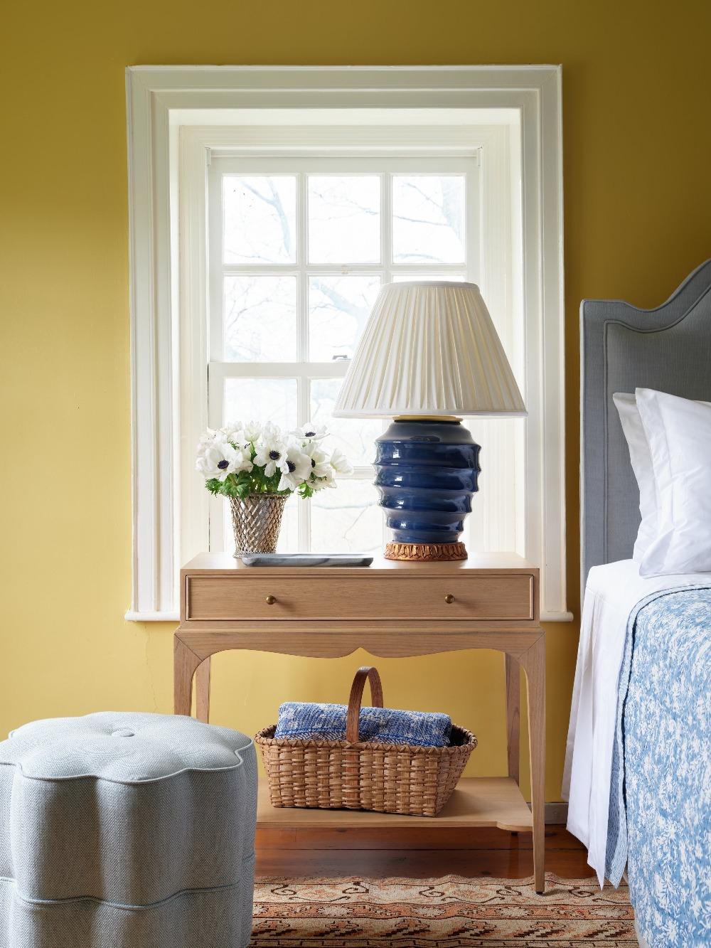 Bunny Williams Home Box Pleat Linen Lampshade 18