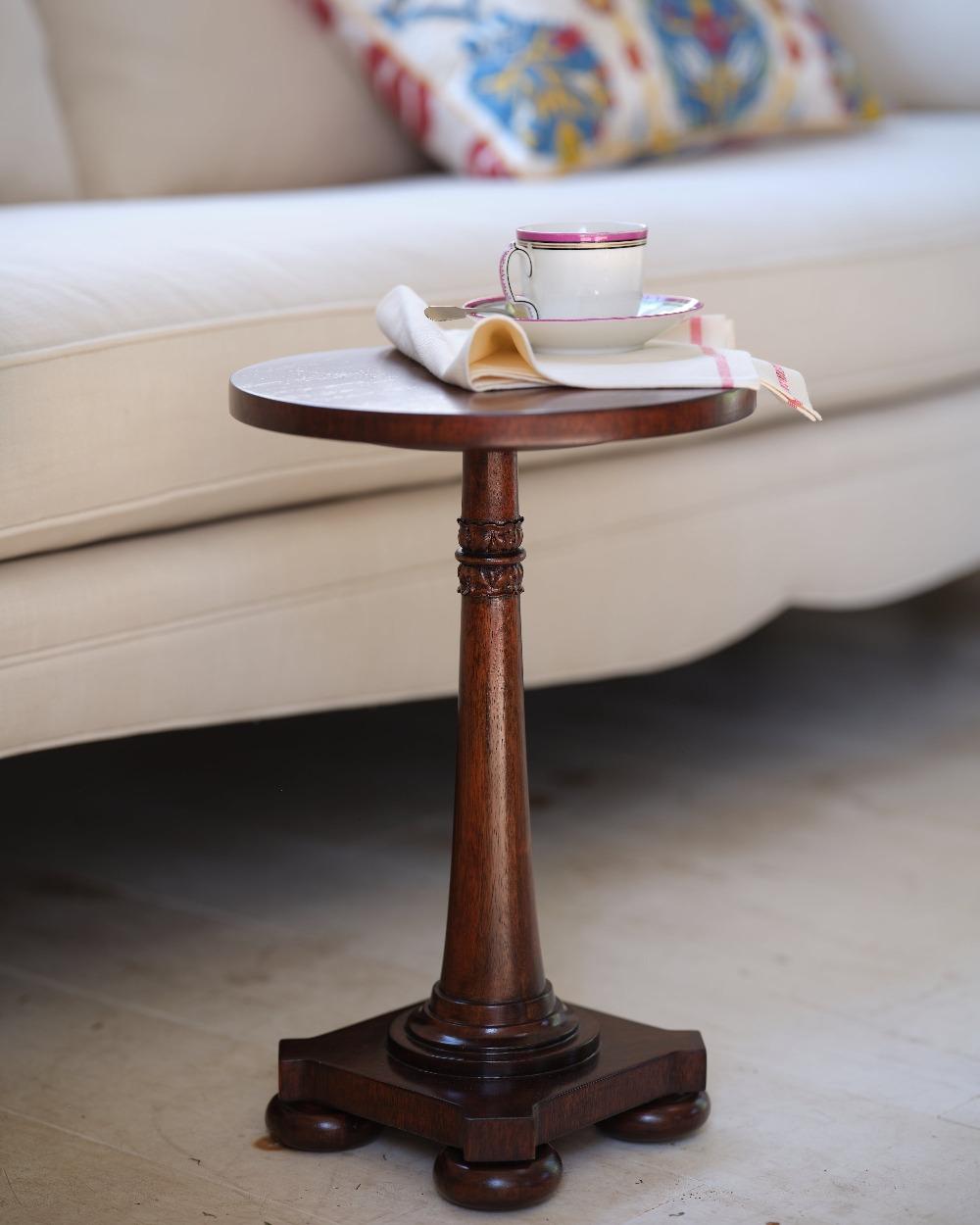 Table à boissons Bunny Williams Home Bun Foot Neuf - En vente à New York, NY