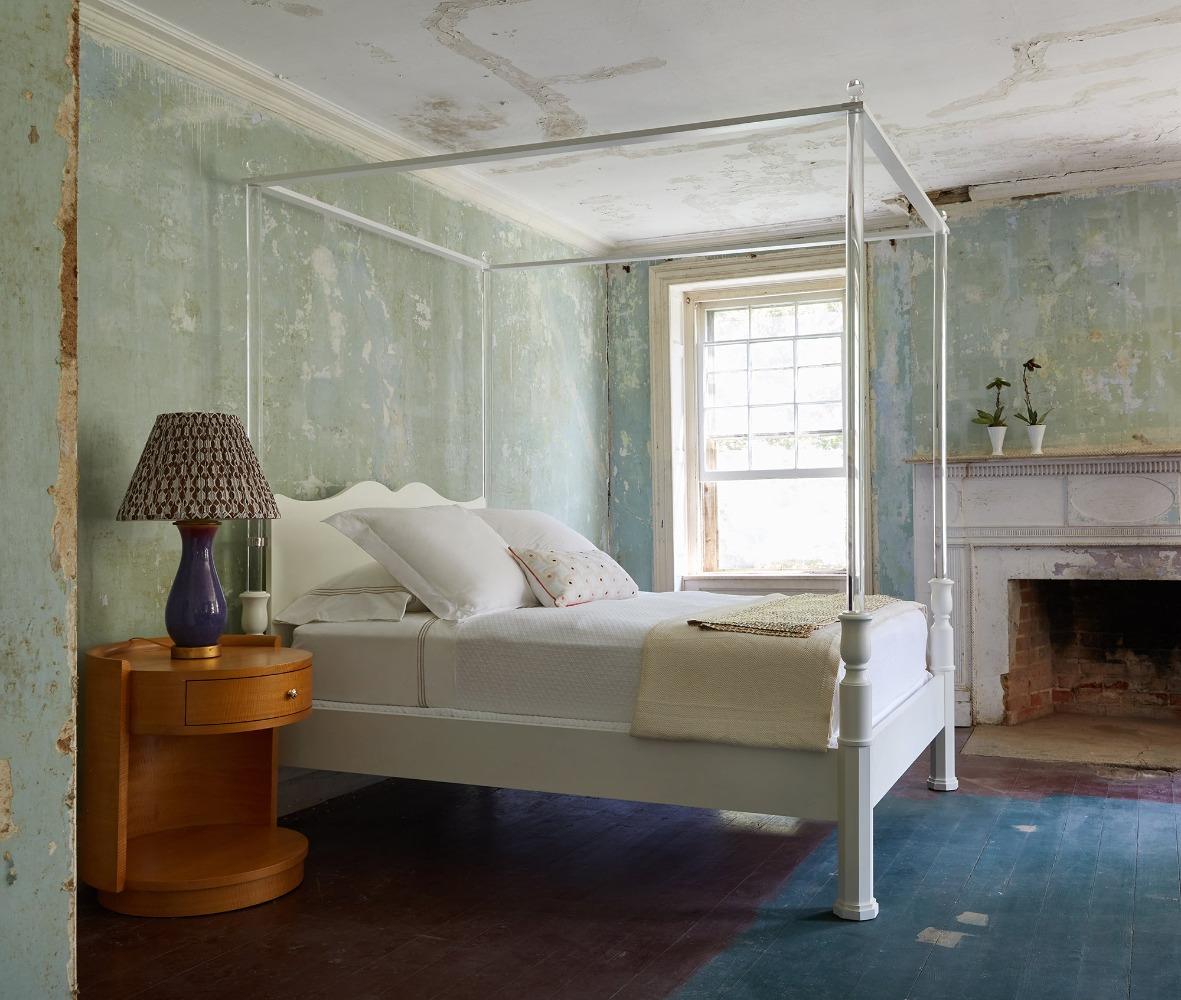 Lucite Bunny Williams Home Garbo Bed, King For Sale