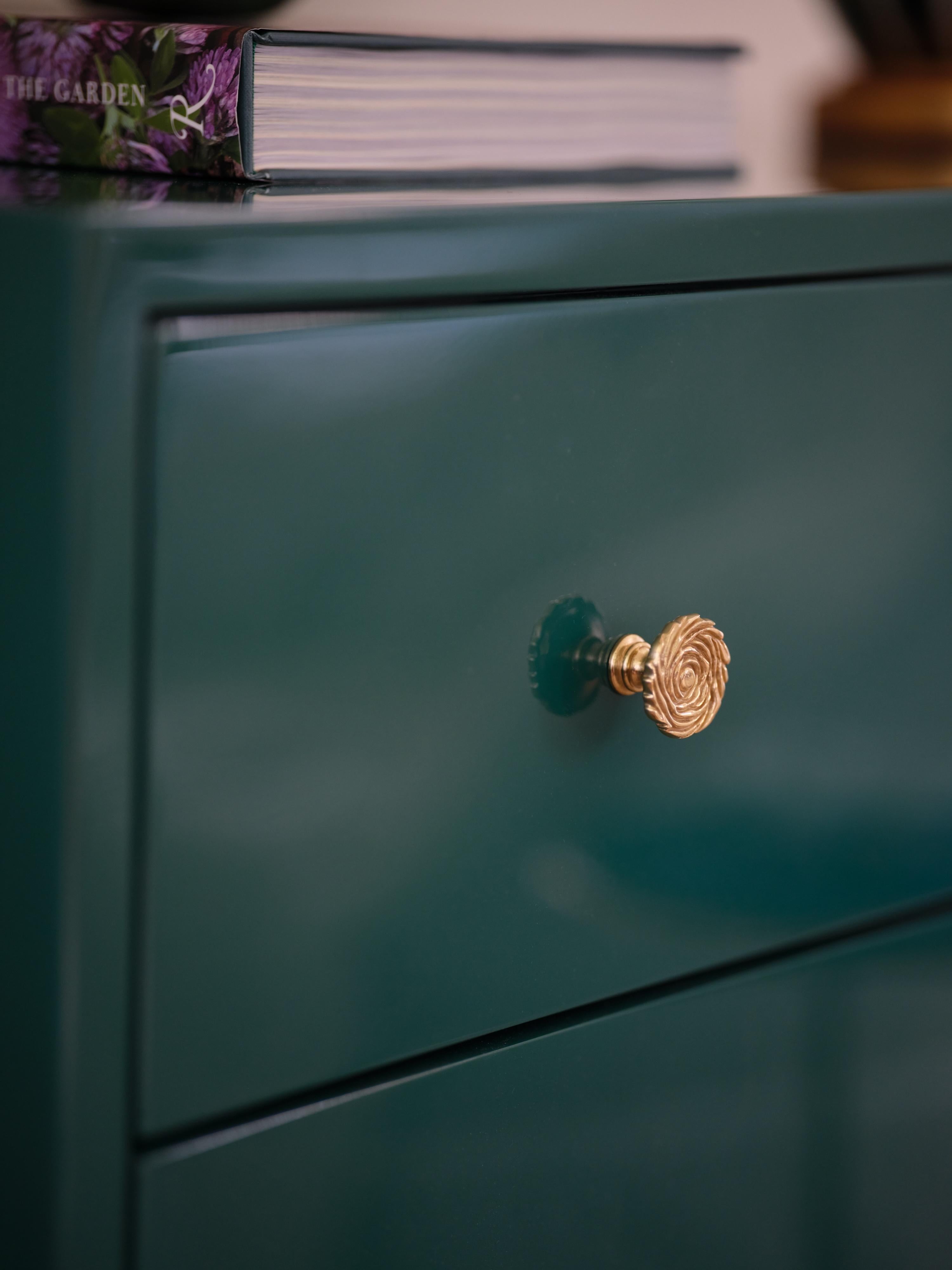 Contemporary Bunny Williams Home Georgia Chest (Green) For Sale