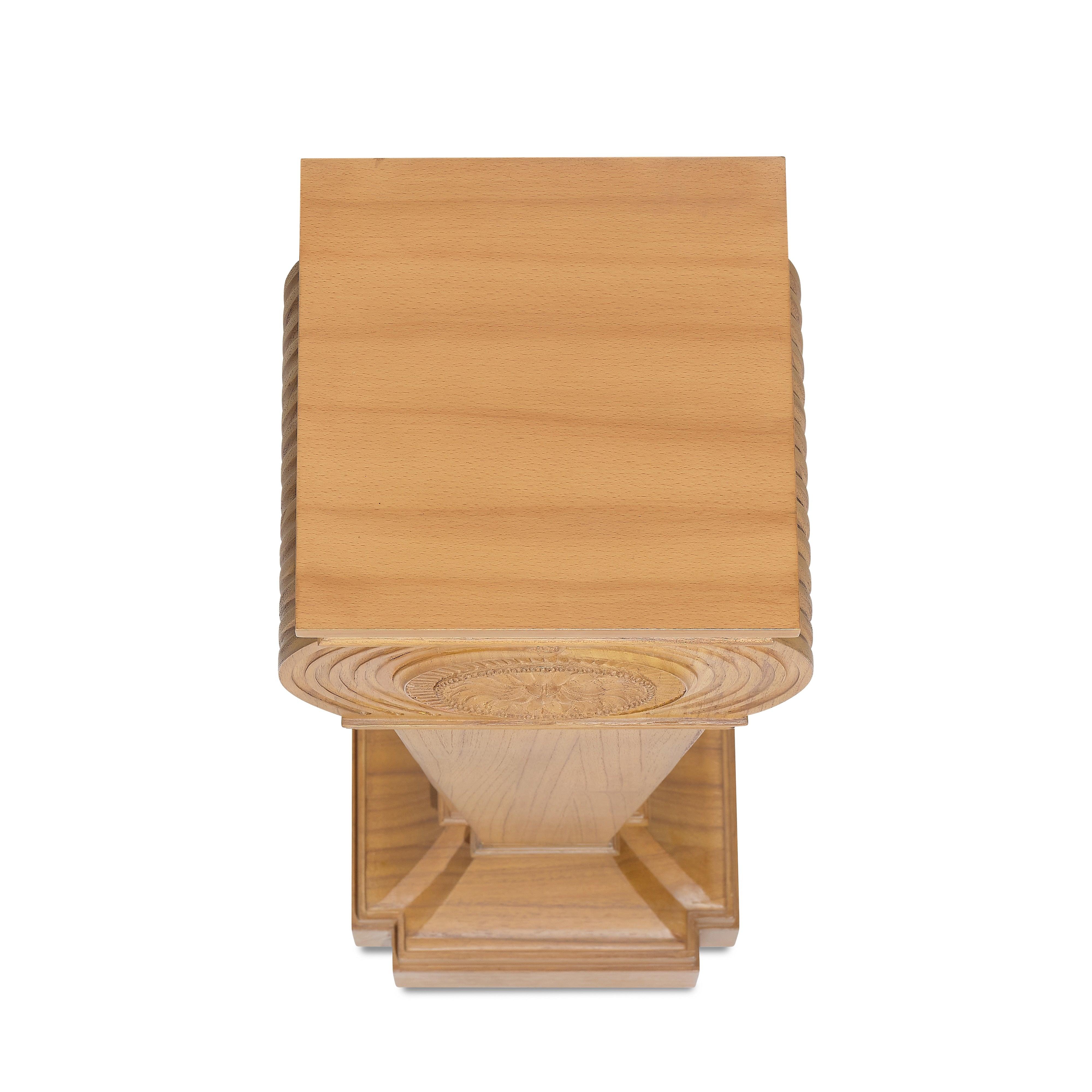 Bunny Williams Home Gustave Sockel, Kiefer gewaschen (Holz) im Angebot