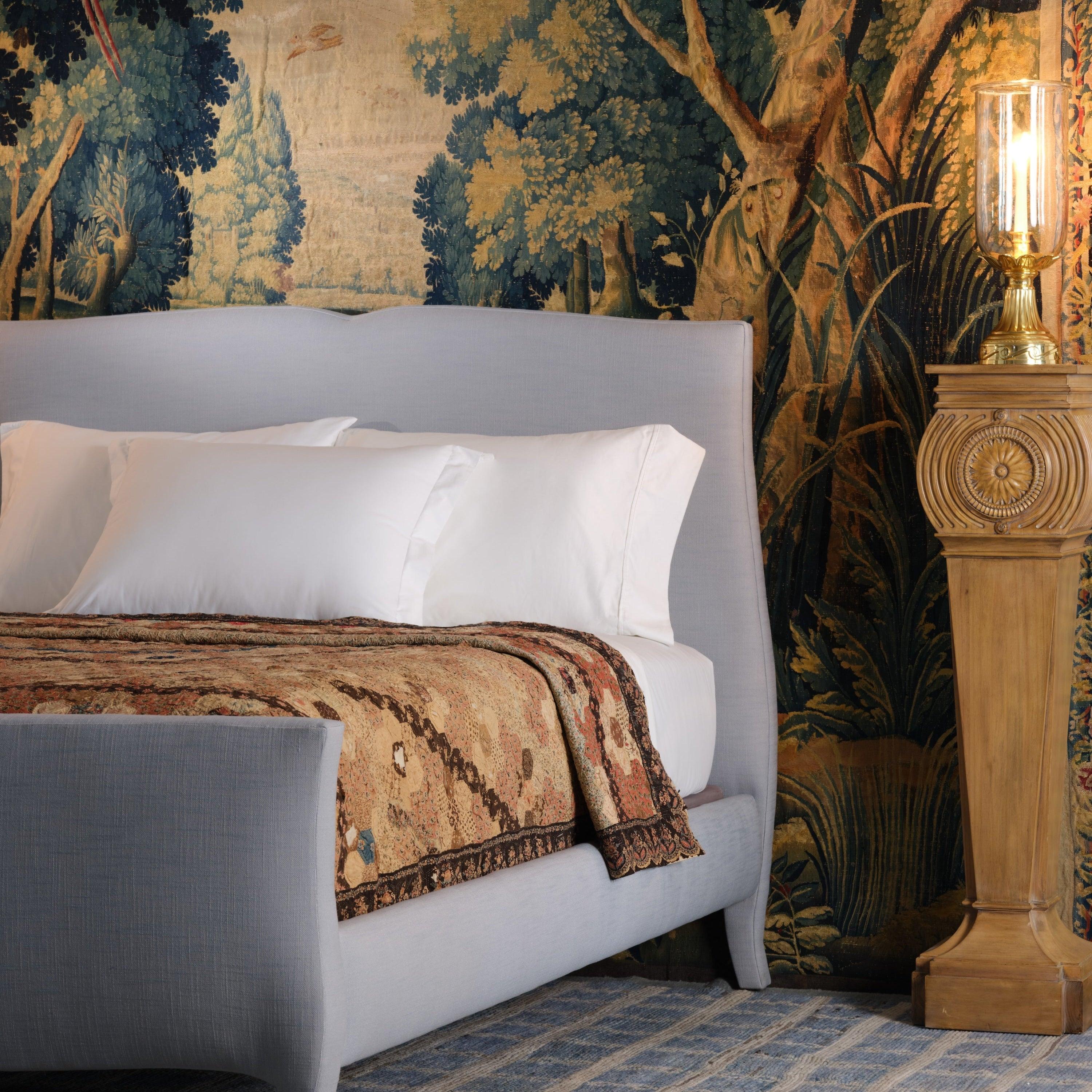 Bunny Williams Home Gustave Sockel, Kiefer gewaschen im Angebot 1