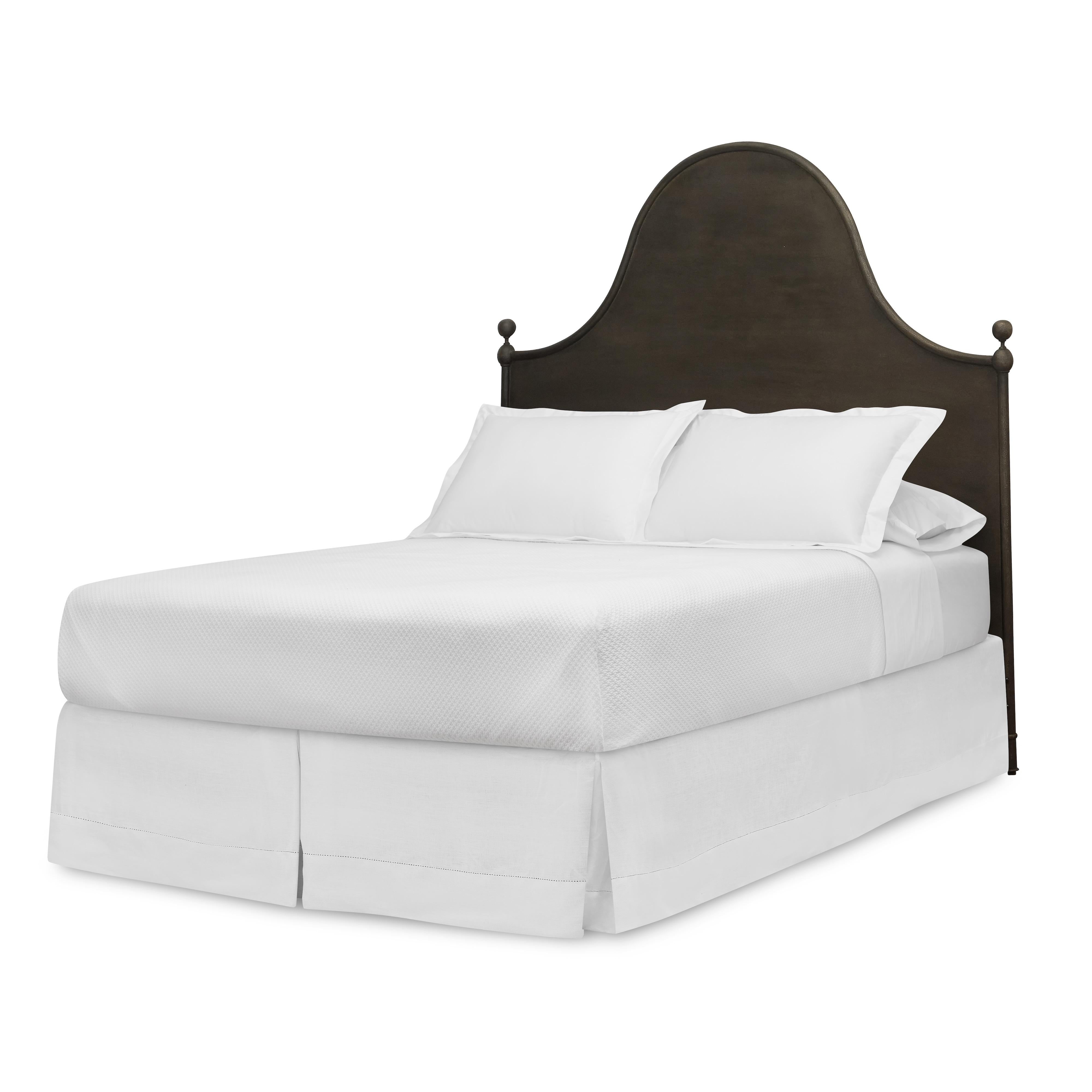 Effortlessly elegant with a touch of flair, our Isadora headboard showcases a graceful curve inspired by classic Italian iron beds—a timeless favorite that wouldn’t be complete without those charming finials on either side. Made of mild steel, with
