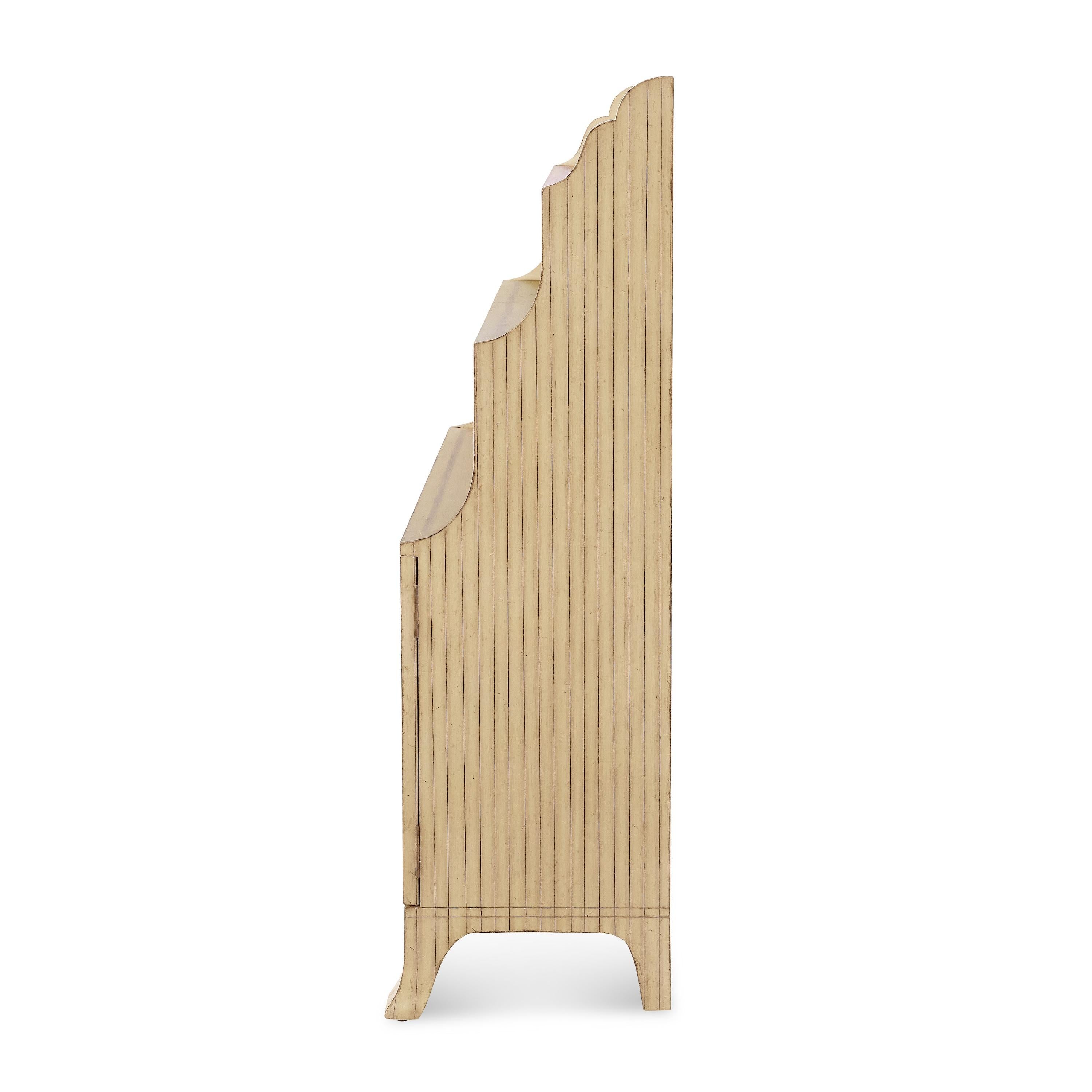 Bunny Williams Home Bleistiftstreifen-Etagere mit Streifen (Handbemalt) im Angebot