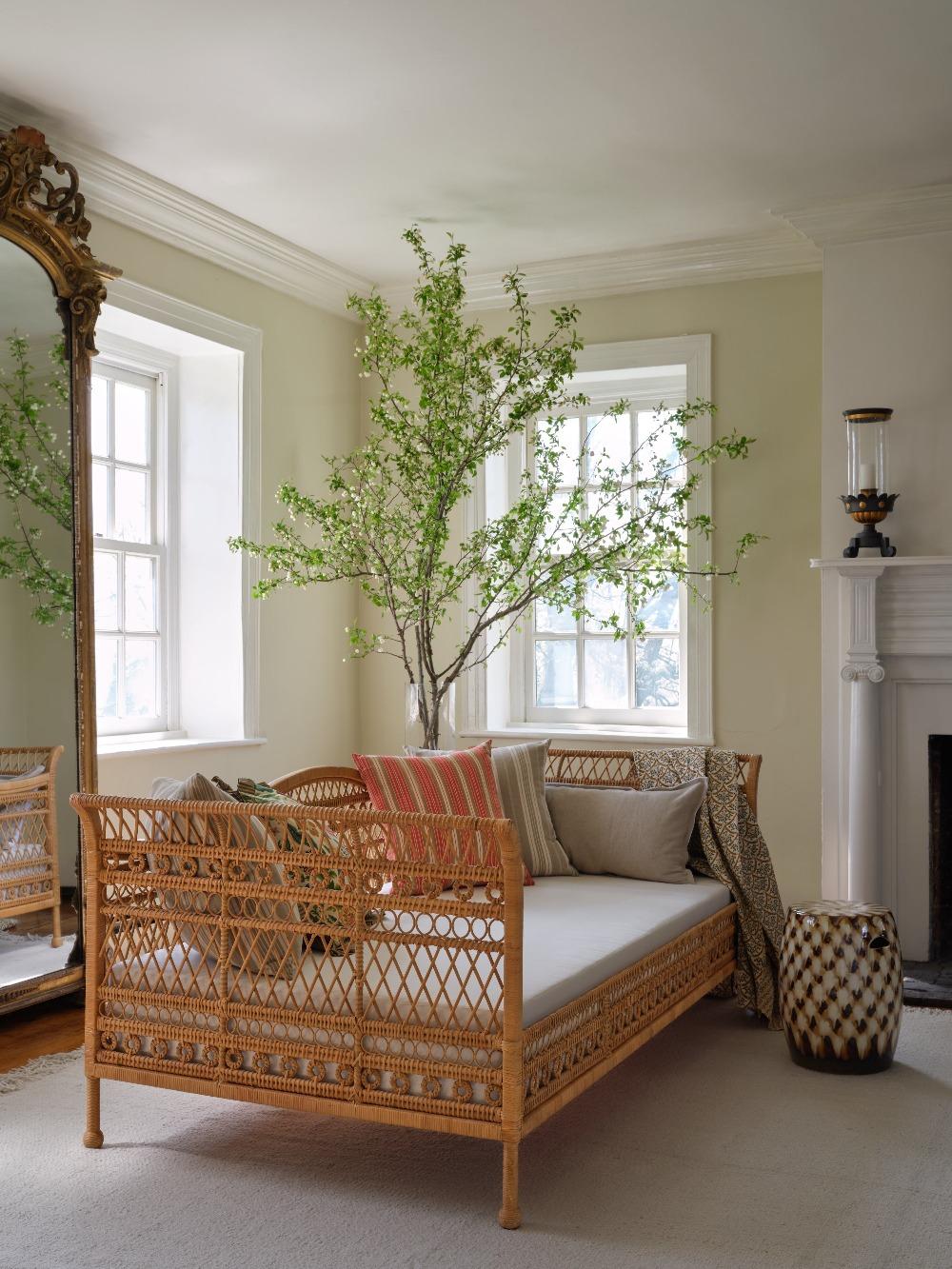 Bunny Williams Home Pheasant Feather Garden Stool (Brown) In New Condition For Sale In New York, NY