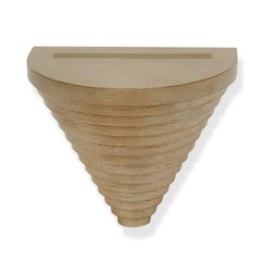 Supporto da parete a piramide di William Williams Home (A. Silver)