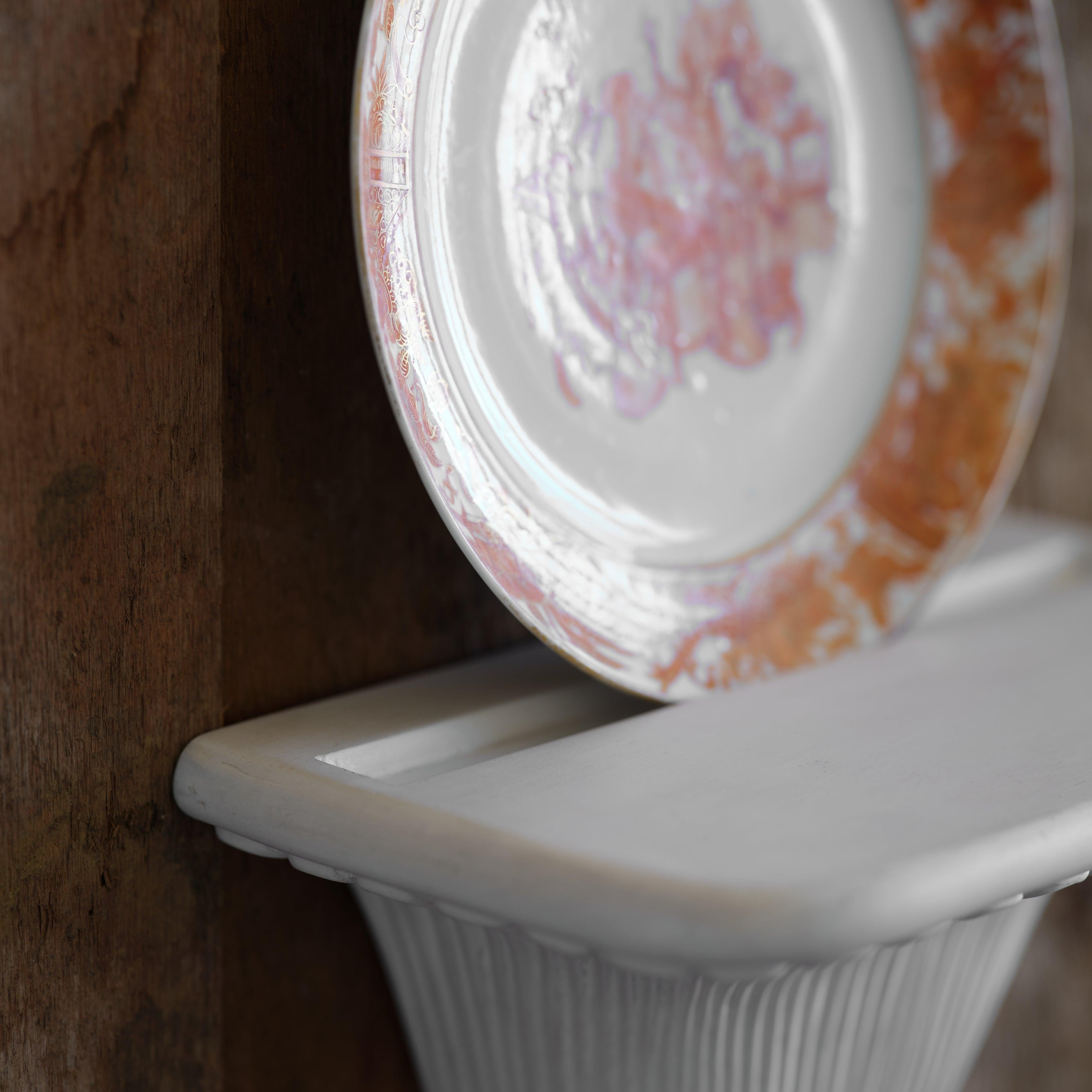 Soporte de pared Bunny Williams Home Regency (Blanco) en venta 2