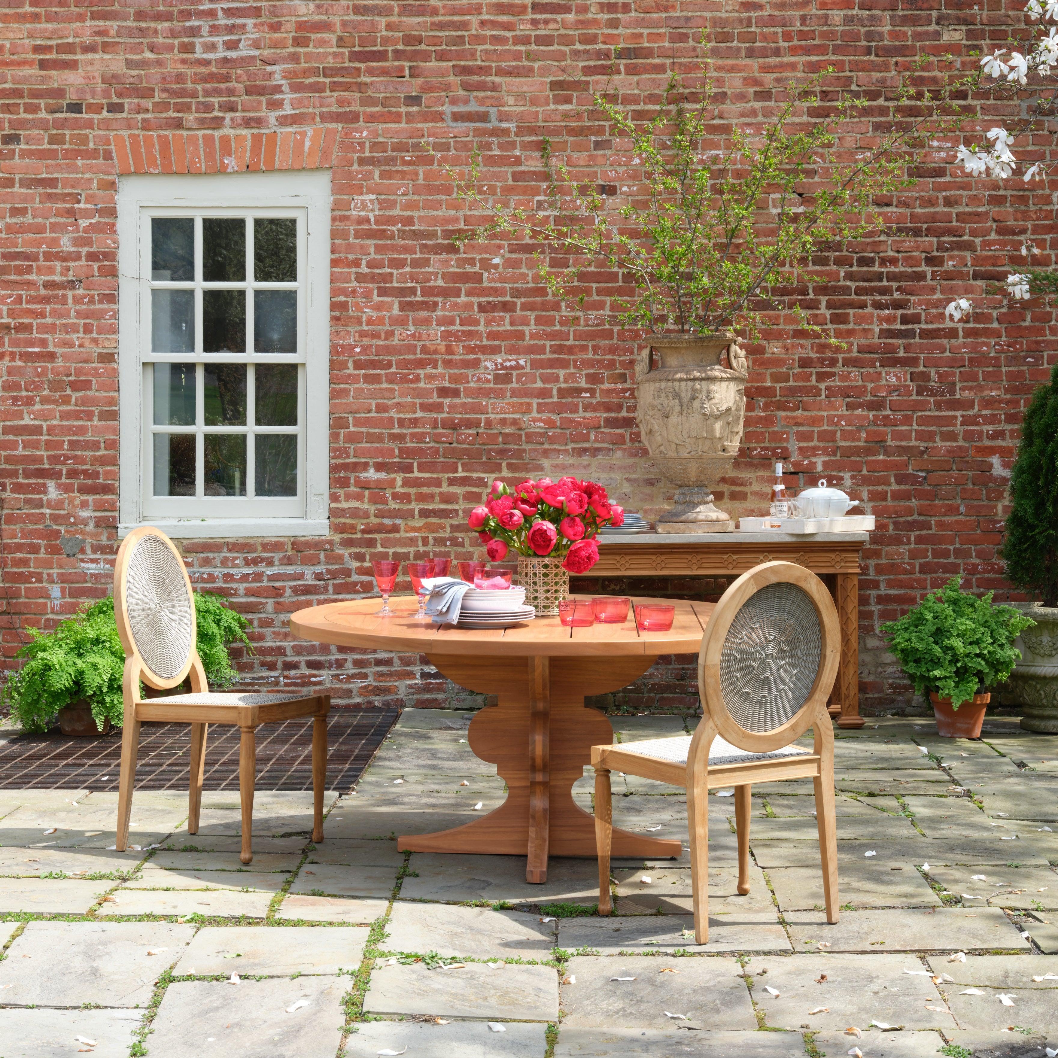 Bunny Williams Home Silhouette Outdoor Teak Dining Table In New Condition For Sale In New York, NY