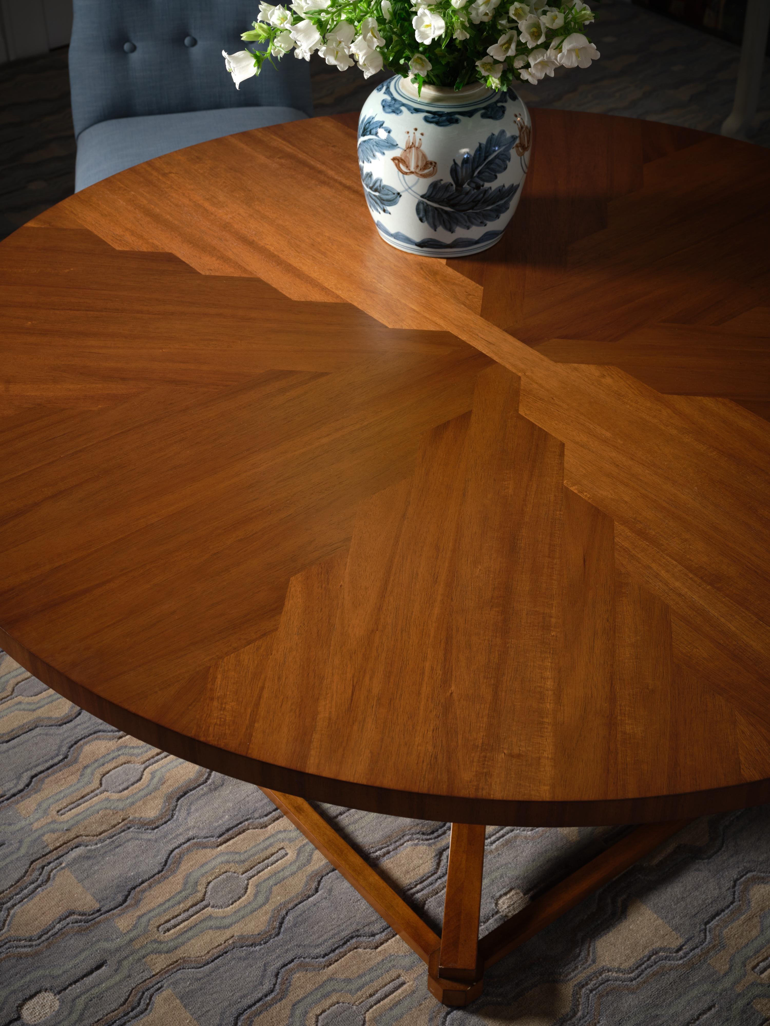 Bois Table à manger Tedrick de Bunny Williams Home en vente