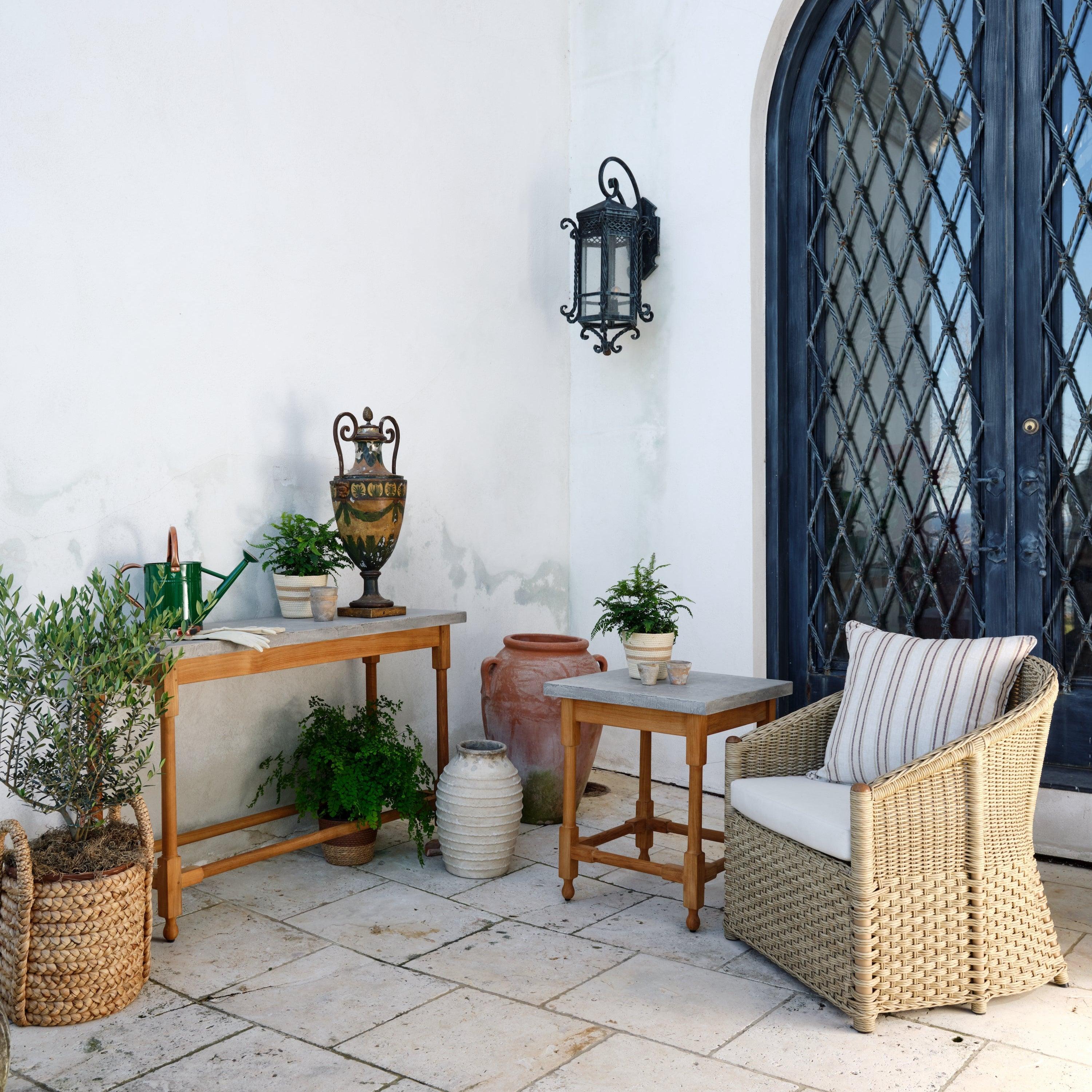 Bunny Williams Home Table d'appoint VITA pour l'extérieur en vente 1