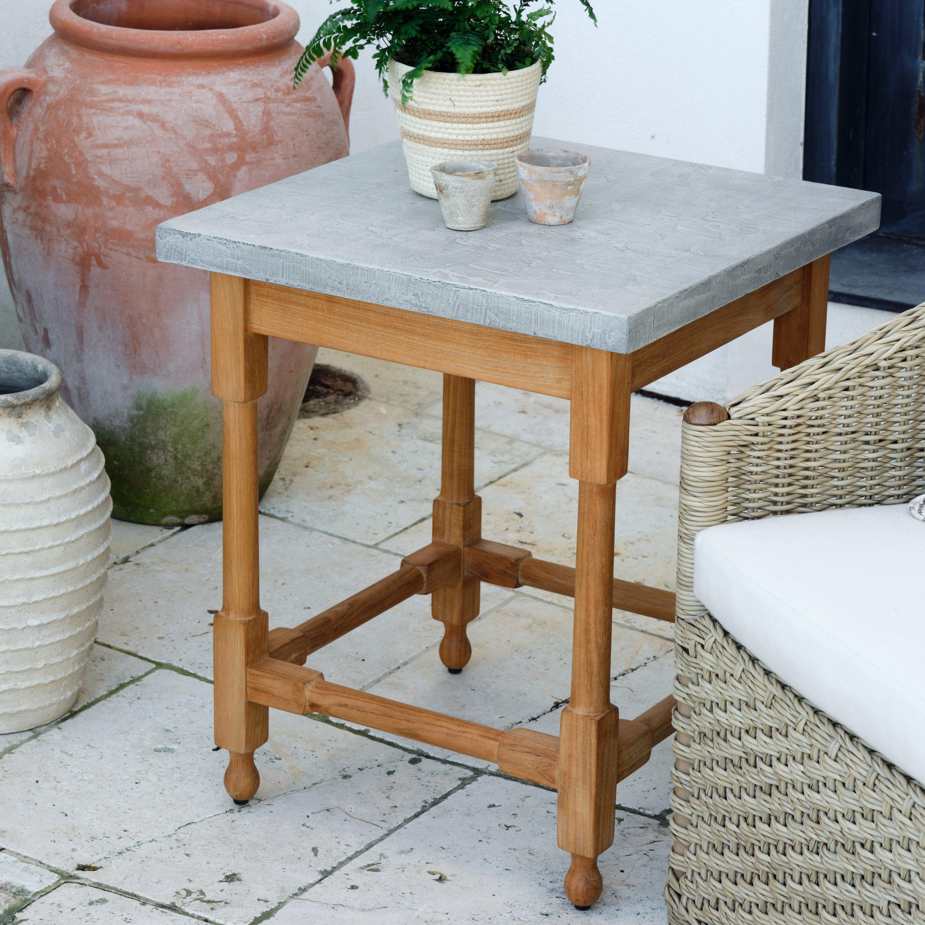 Bunny Williams Home Table d'appoint VITA pour l'extérieur en vente 2