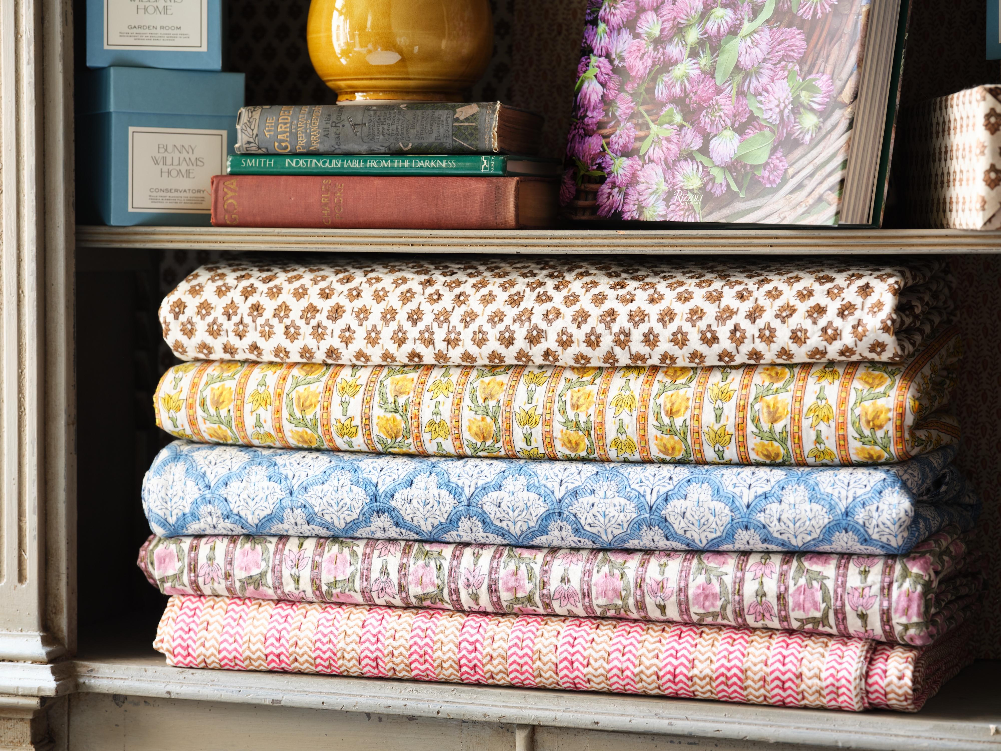 Contemporary Bunny Williams Home Wild Ginger Coverlet (Queen) For Sale