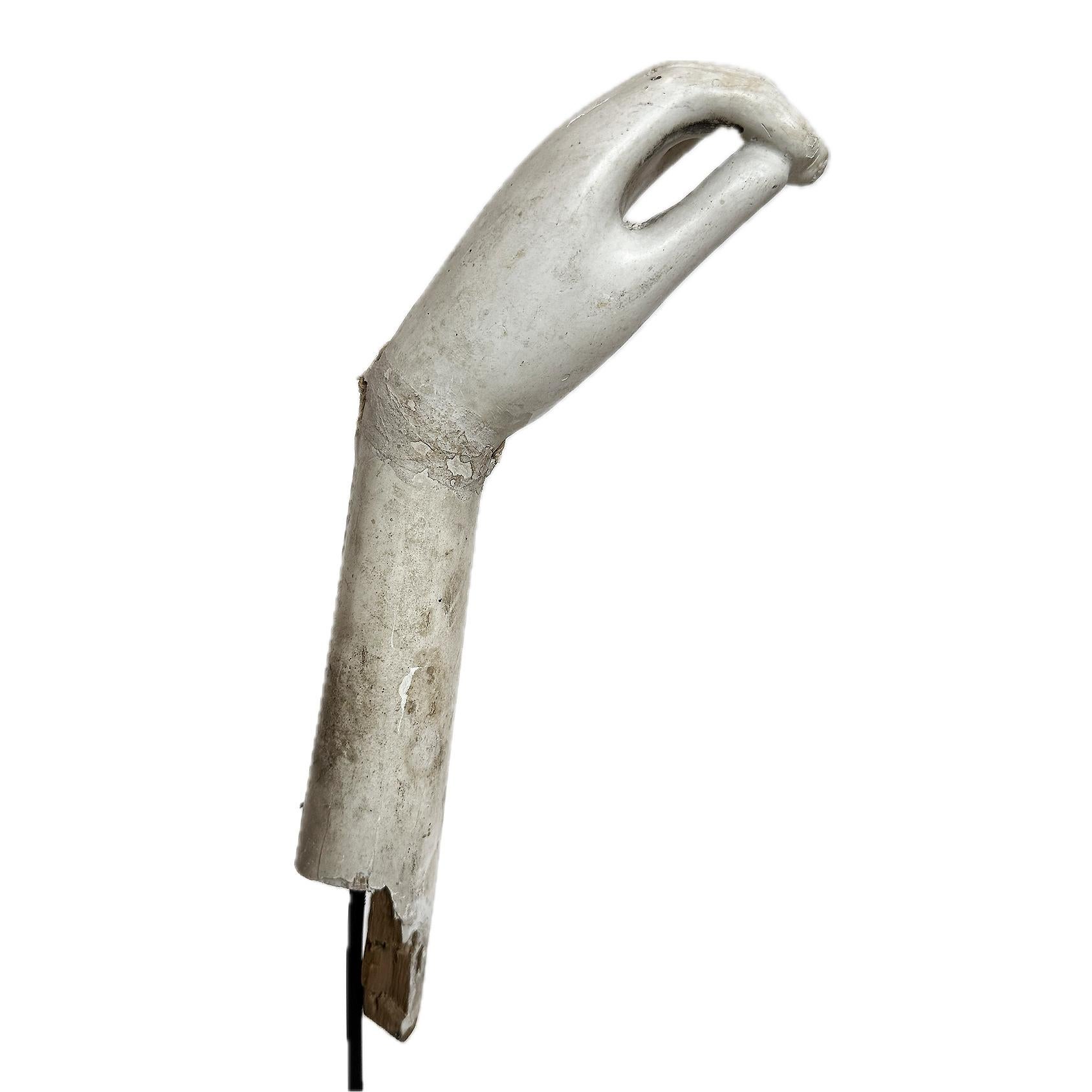 Sculpté à la main Fragment de main de marionnette Bunraku, Wood, Japon, période Meiji en vente