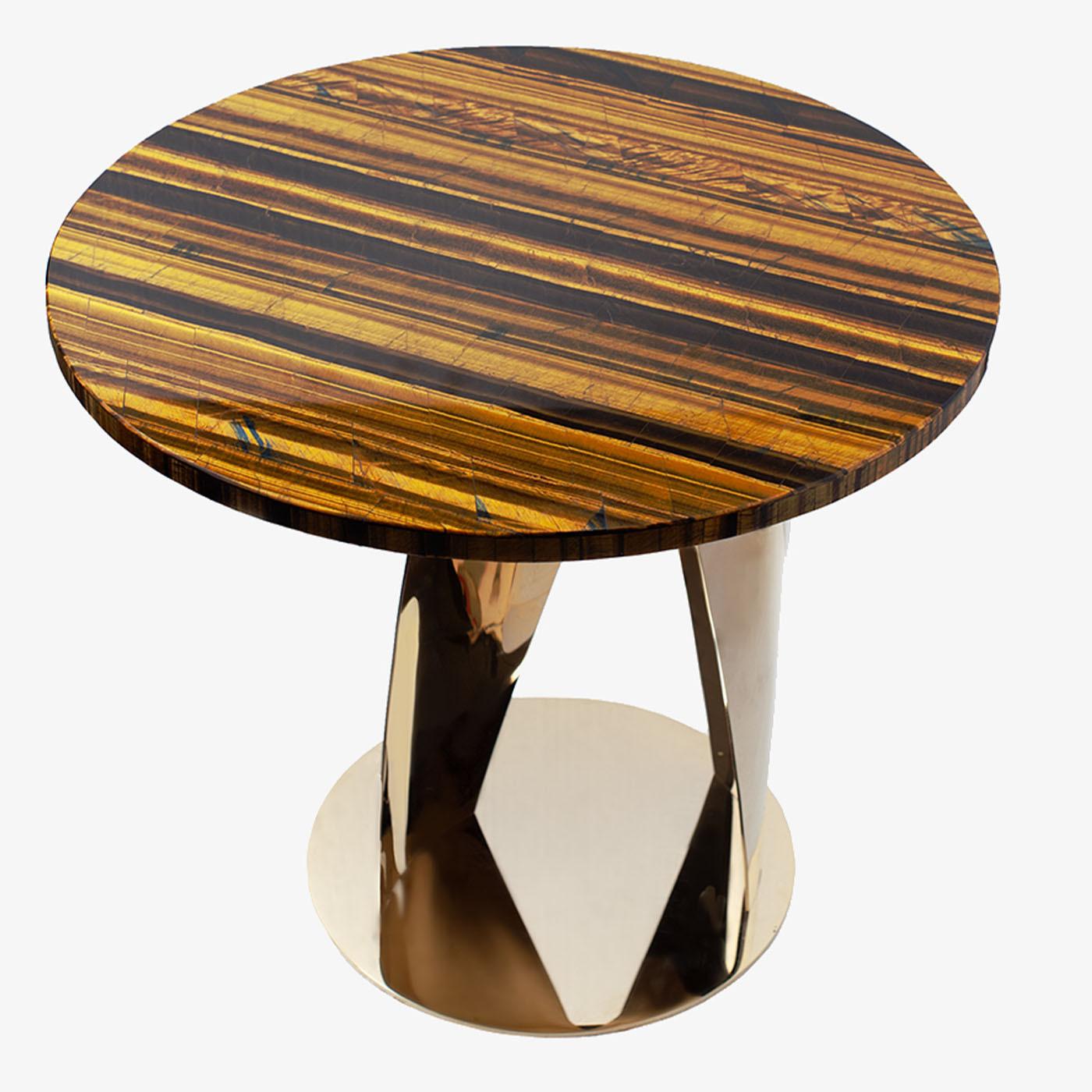 Buonanotte Round Tiger-eye & Golden Side Table by Obsydian Stone In New Condition For Sale In Milan, IT