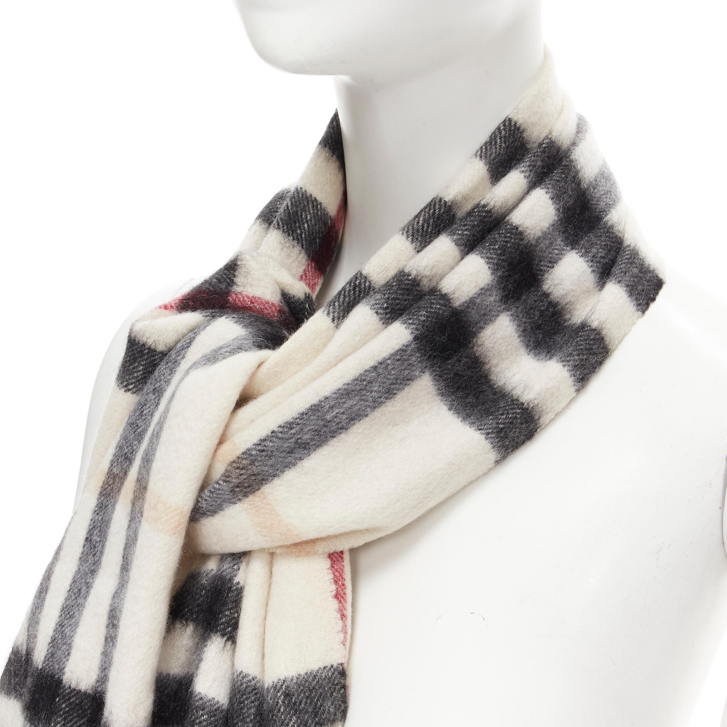 Gray BURBERRY 100% cashmere Classic House Check fringe scarf stone