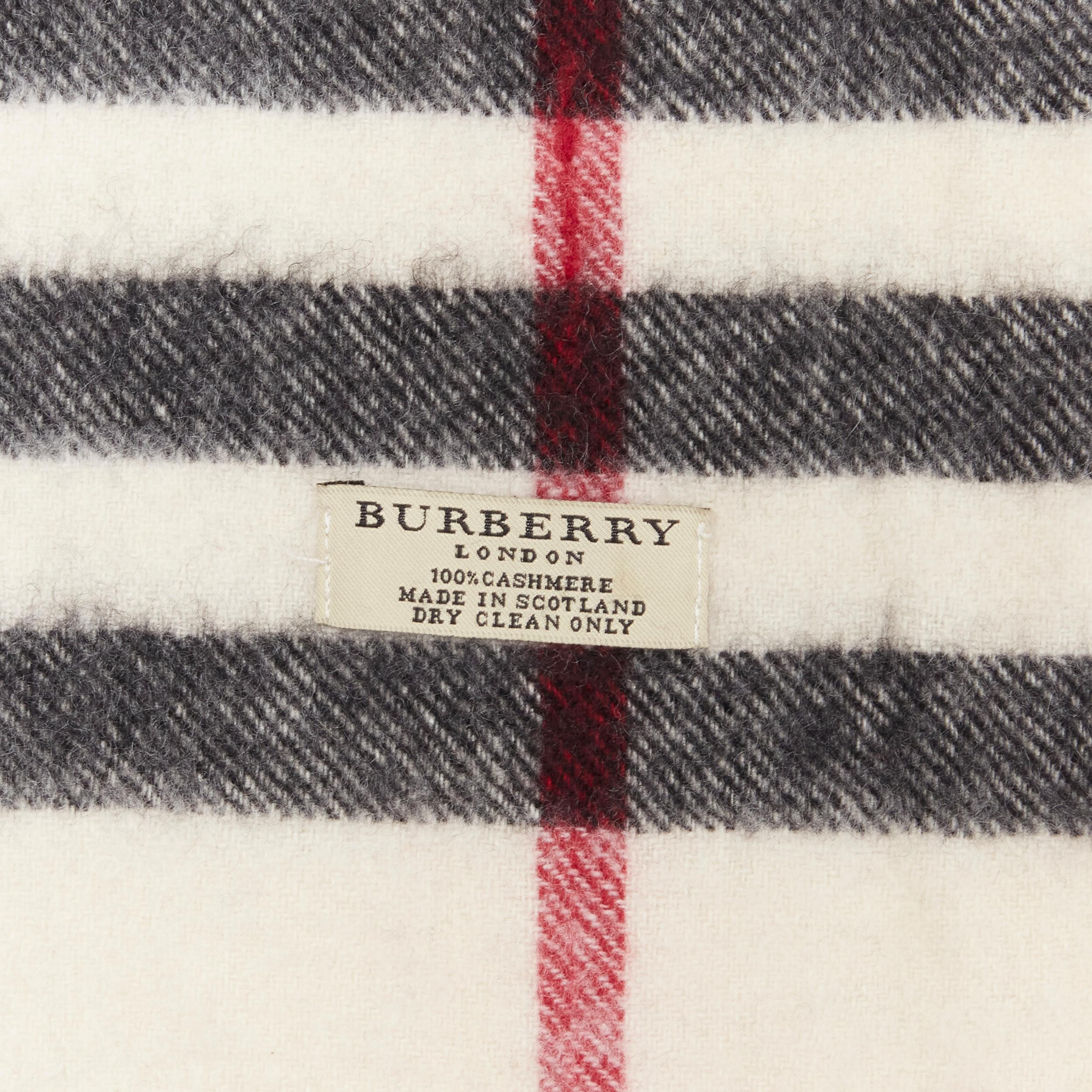 Women's BURBERRY 100% cashmere Classic House Check fringe scarf stone