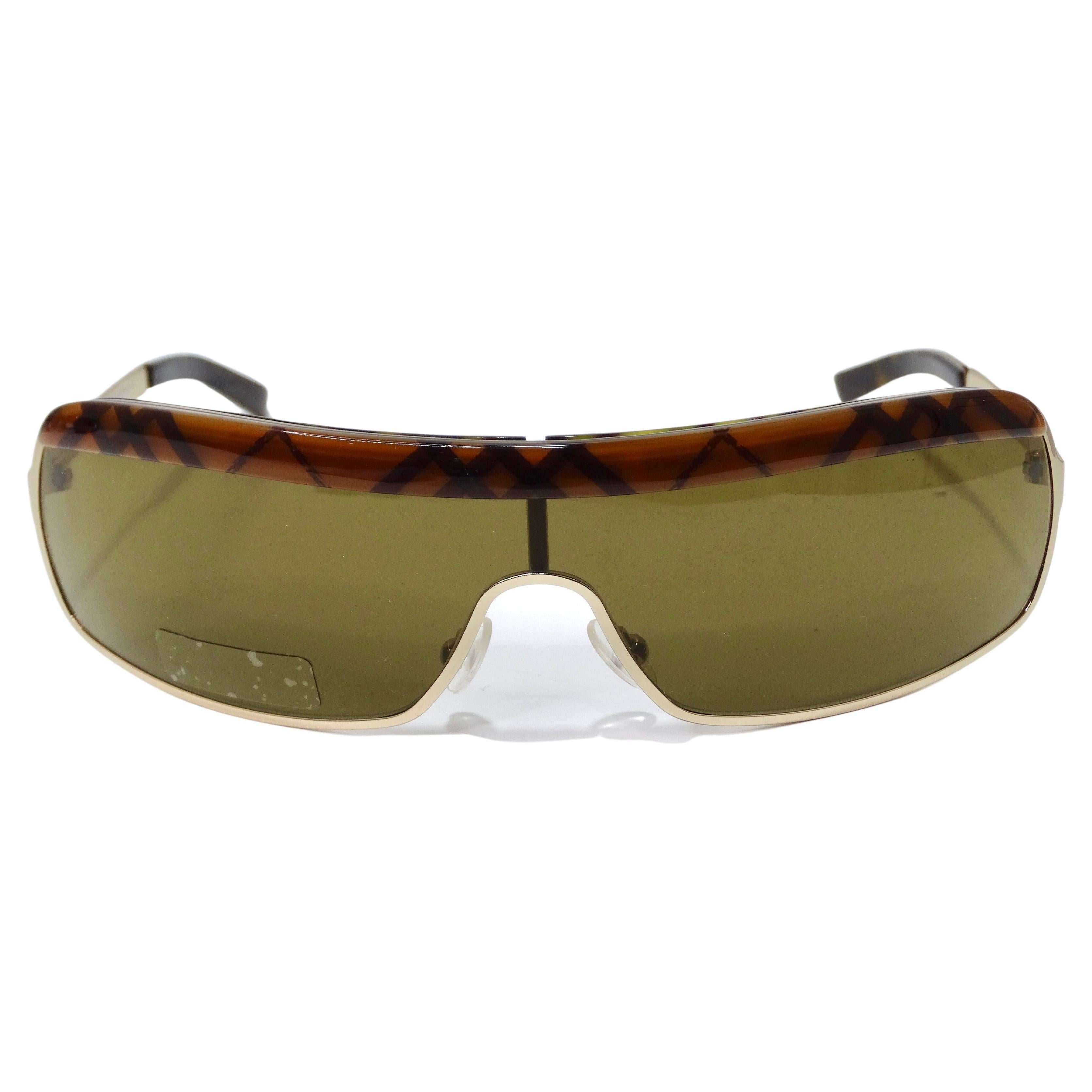 Lunettes de soleil Burberry 1990''s Patterned Shield  en vente