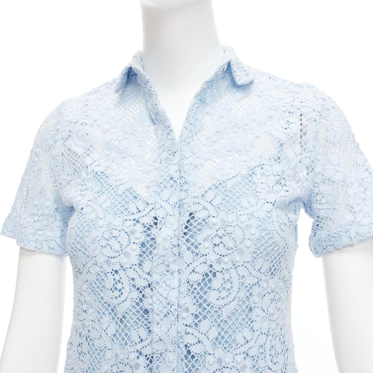 BURBERRY 2014 Runway baby blue floral lace short sleeve dress shirt IT36 XXS
Reference: AAWC/A01132
Brand: Burberry
Designer: Christopher Bailey
Collection: Spring Summer 2014 - Runway
Material: Cotton
Color: Blue
Pattern: Lace
Closure: